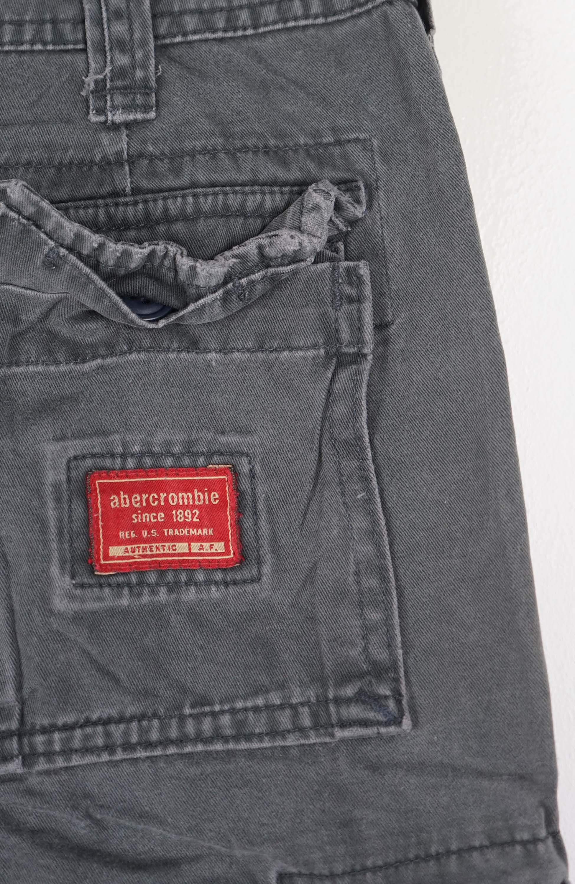 VINTAGE ABERCROMBIE & FITCH CARGO SHORTS W26 - Image 2