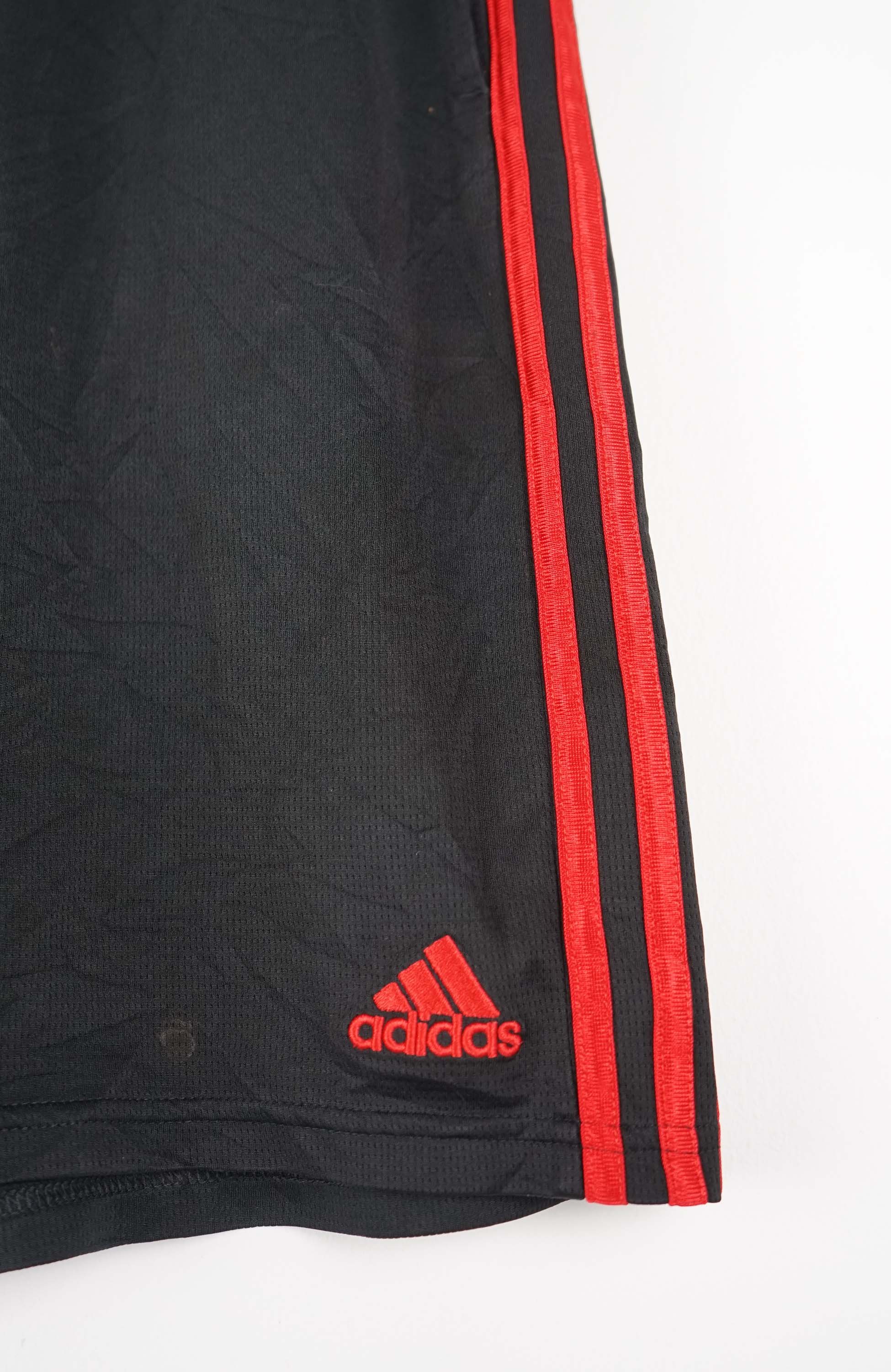 VINTAGE ADIDAS JERSEY SHORTS W26 - Image 2