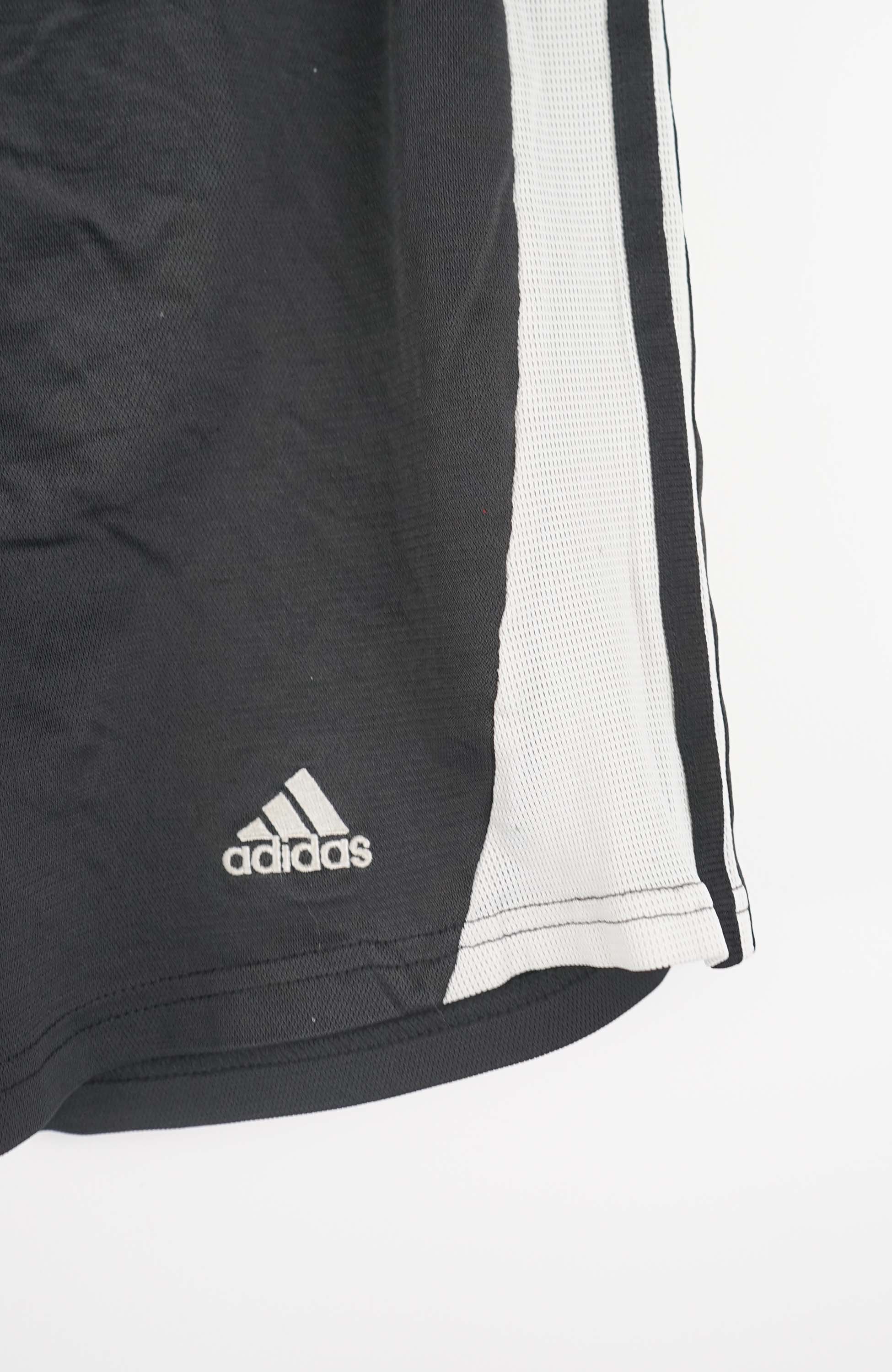 VINTAGE ADIDAS SHORTS W33 - Image 2