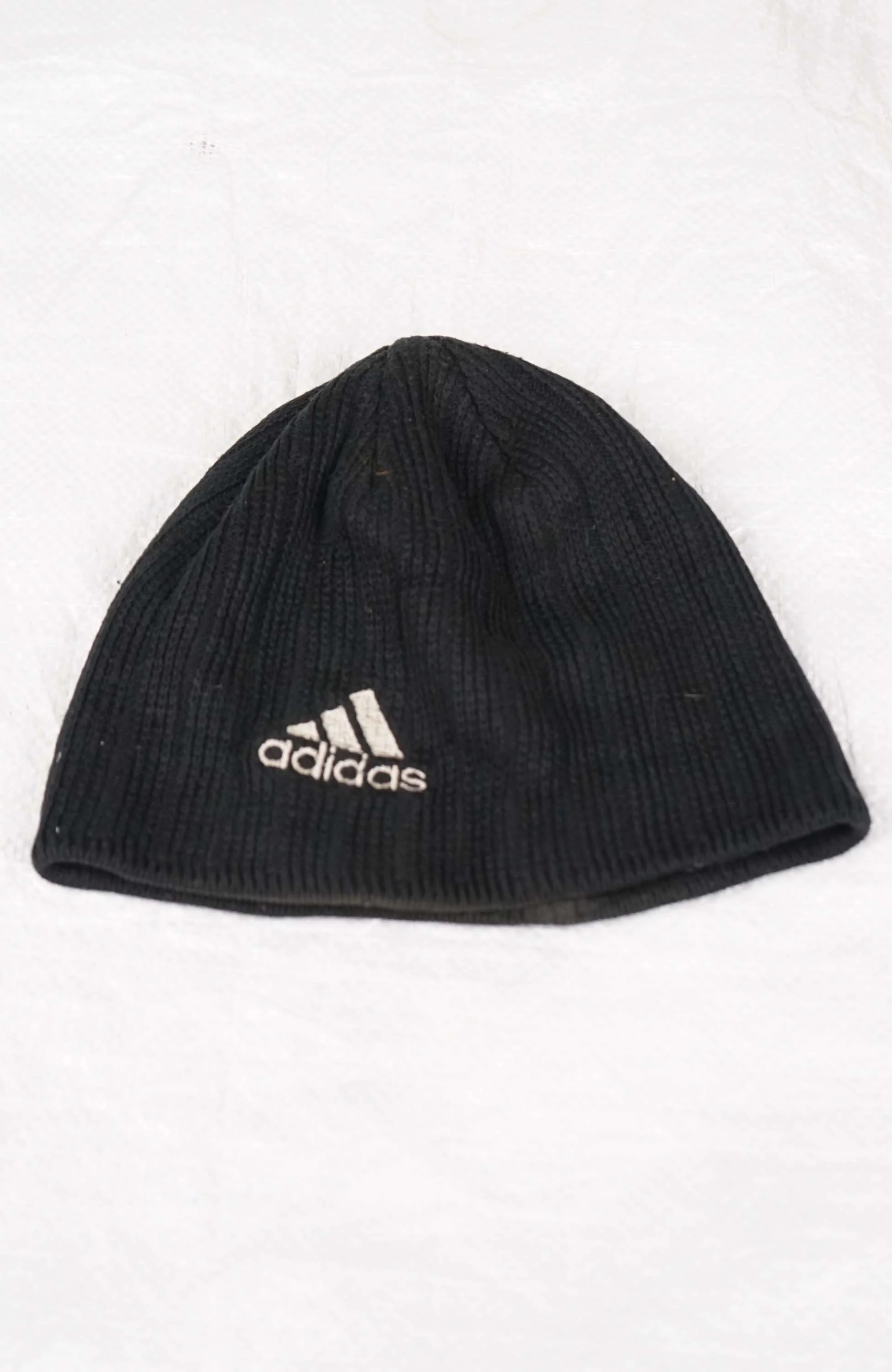 VINTAGE ADIDAS SKULL BEANIE