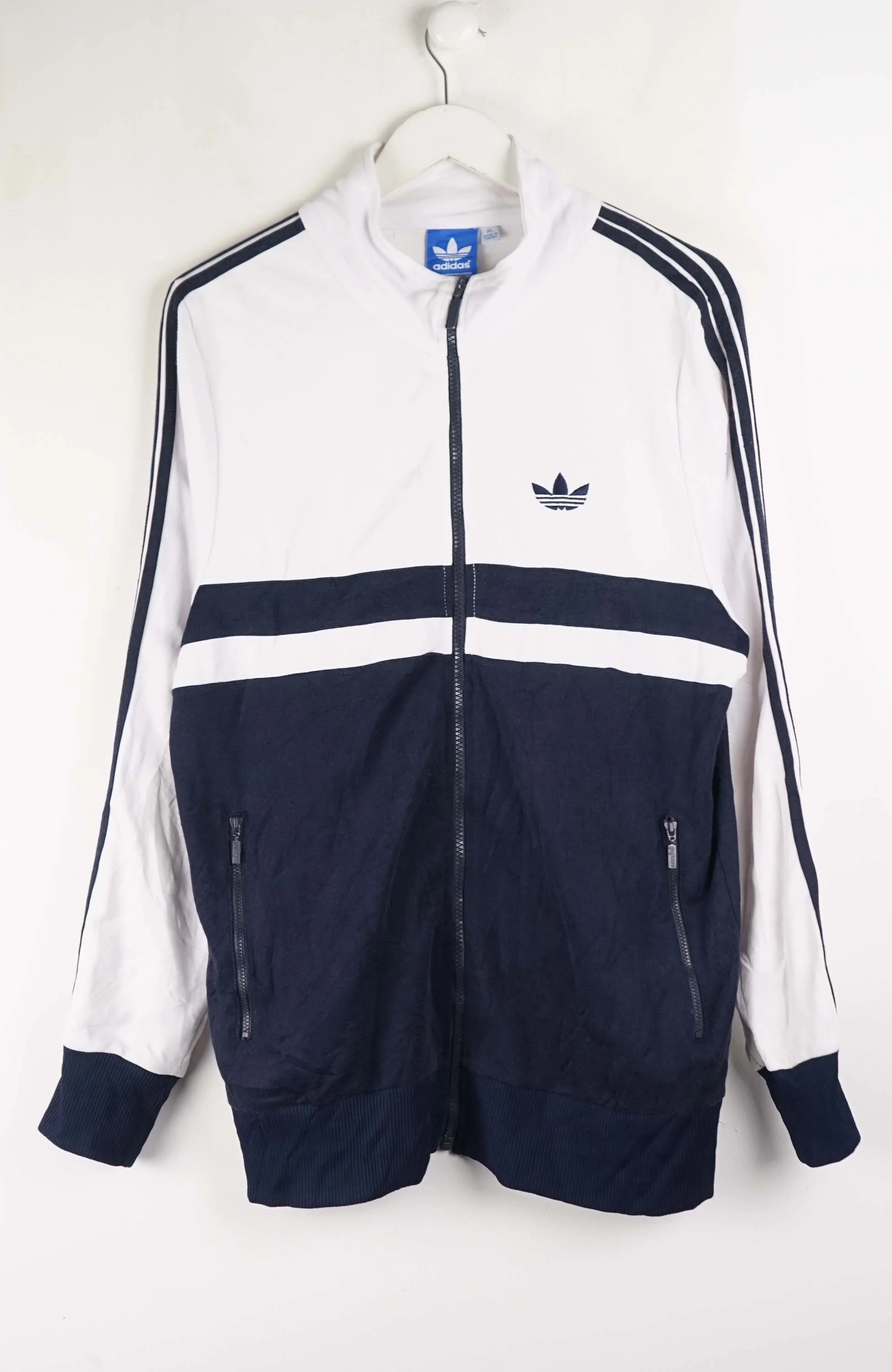 VINTAGE ADIDAS SWEATER (L)
