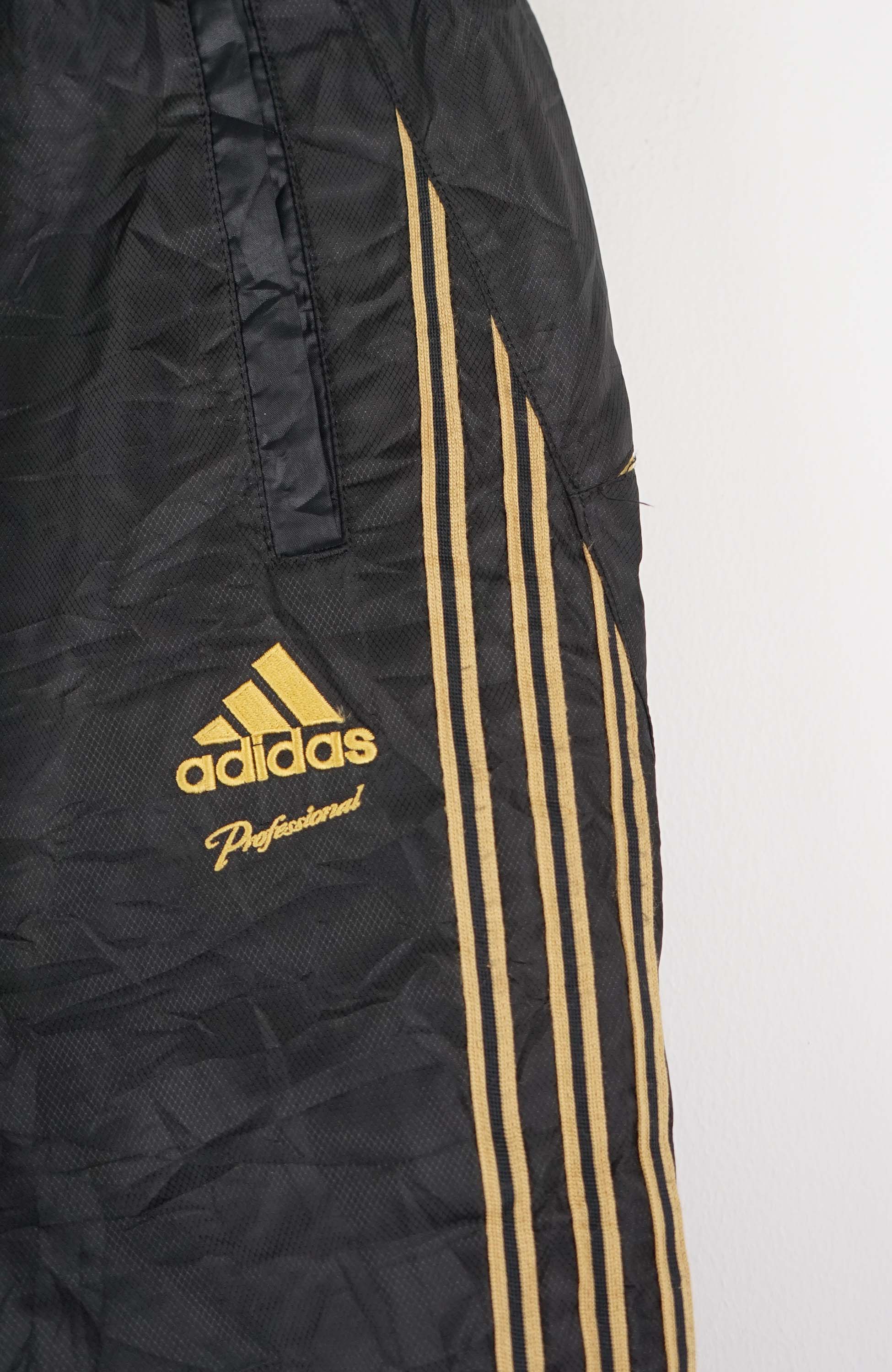 VINTAGE ADIDAS TRACK PANT SHORTS (M) - Image 2