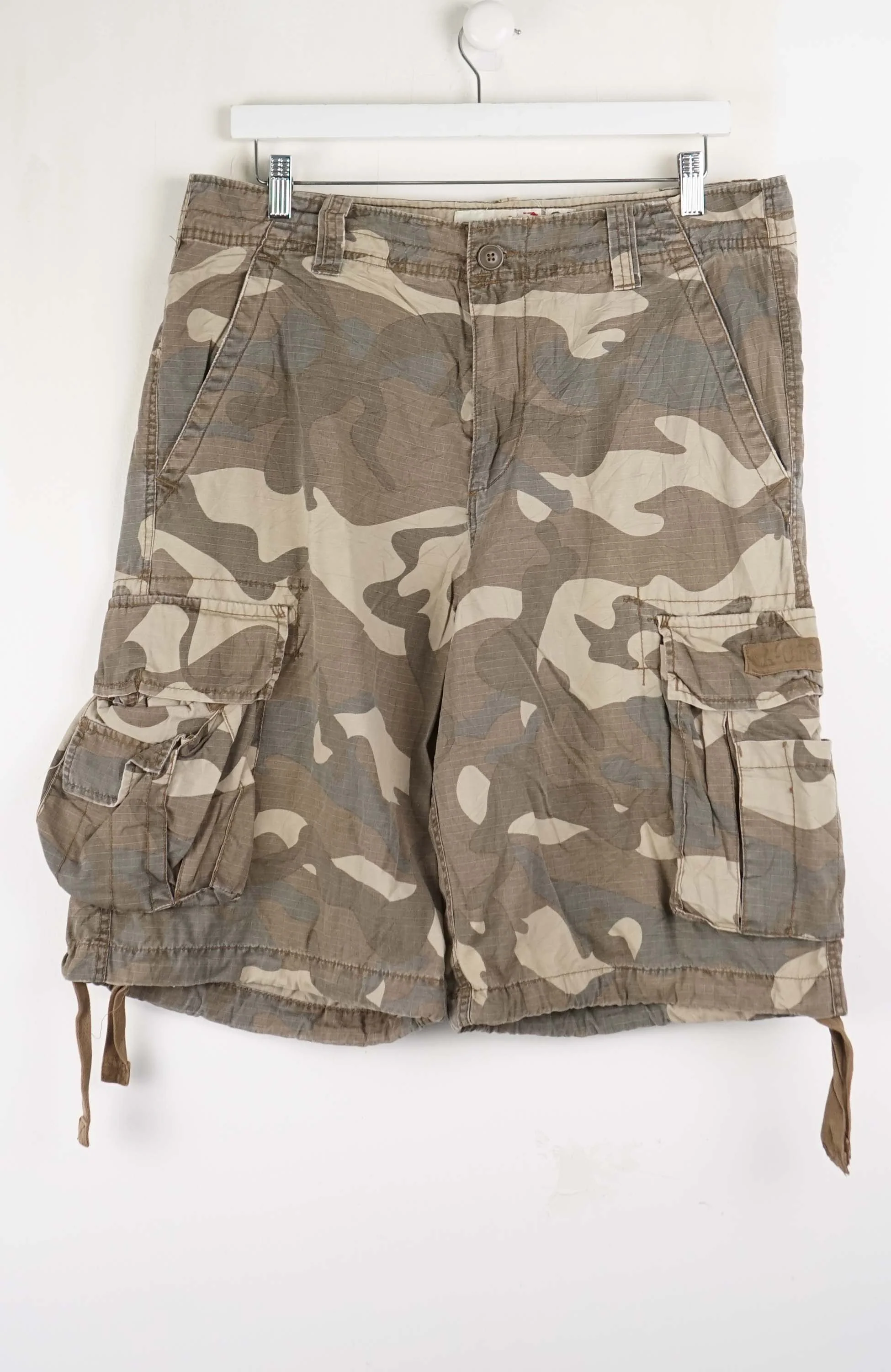 VINTAGE AEROPOSTALE CARGO SHORTS W36
