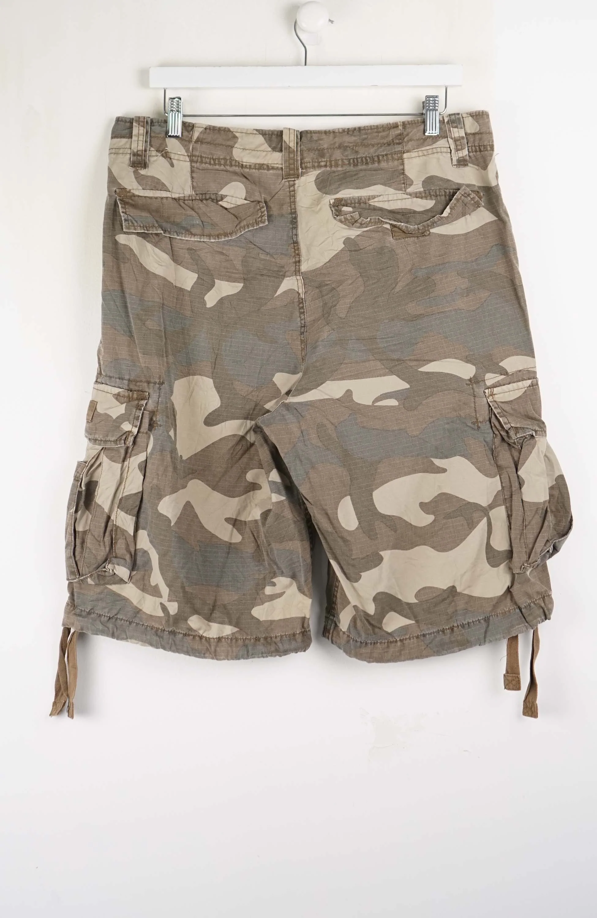VINTAGE AEROPOSTALE CARGO SHORTS W36 - Image 2