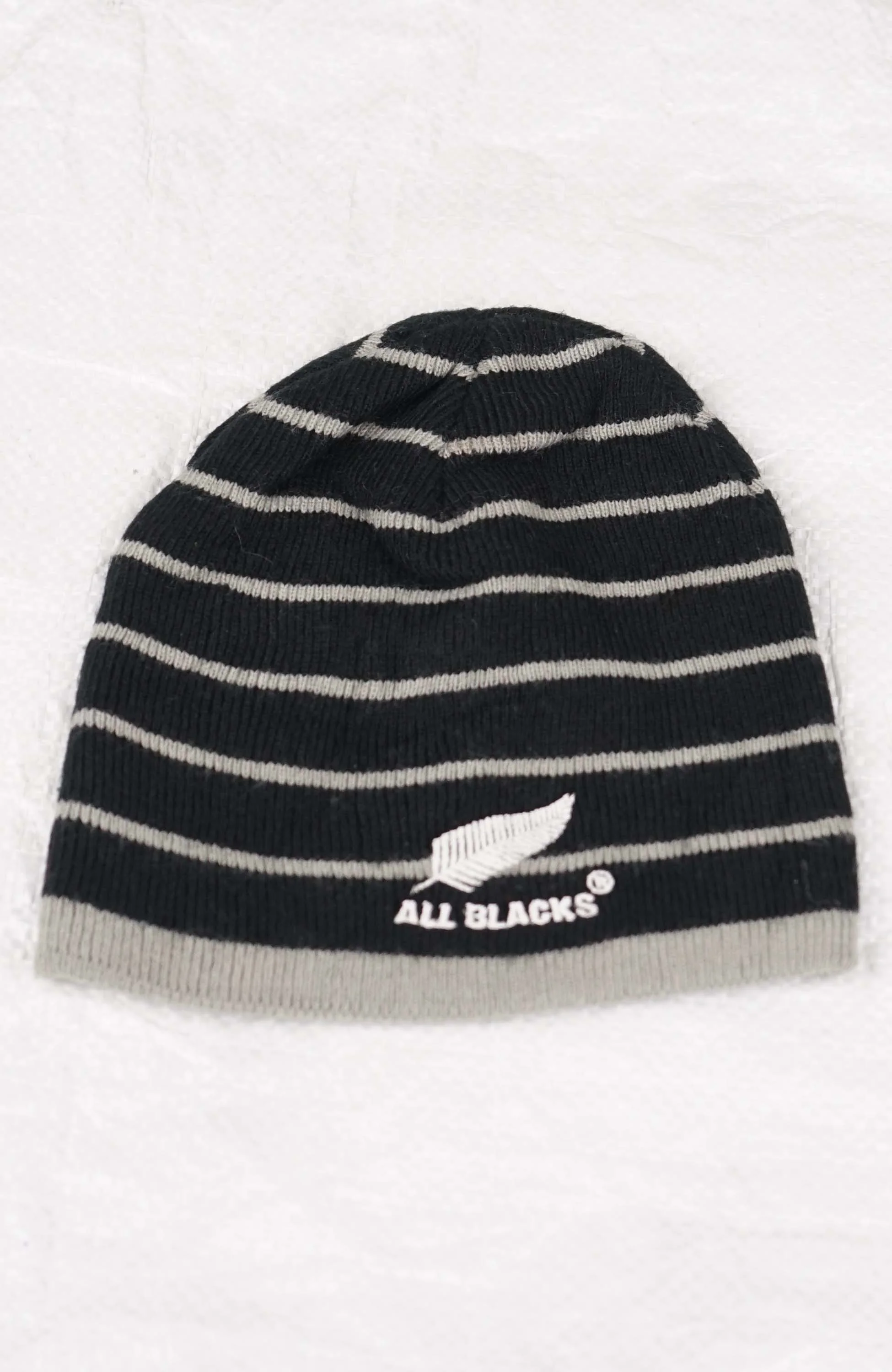 VINTAGE ALL BLACKS SKULL BEANIE