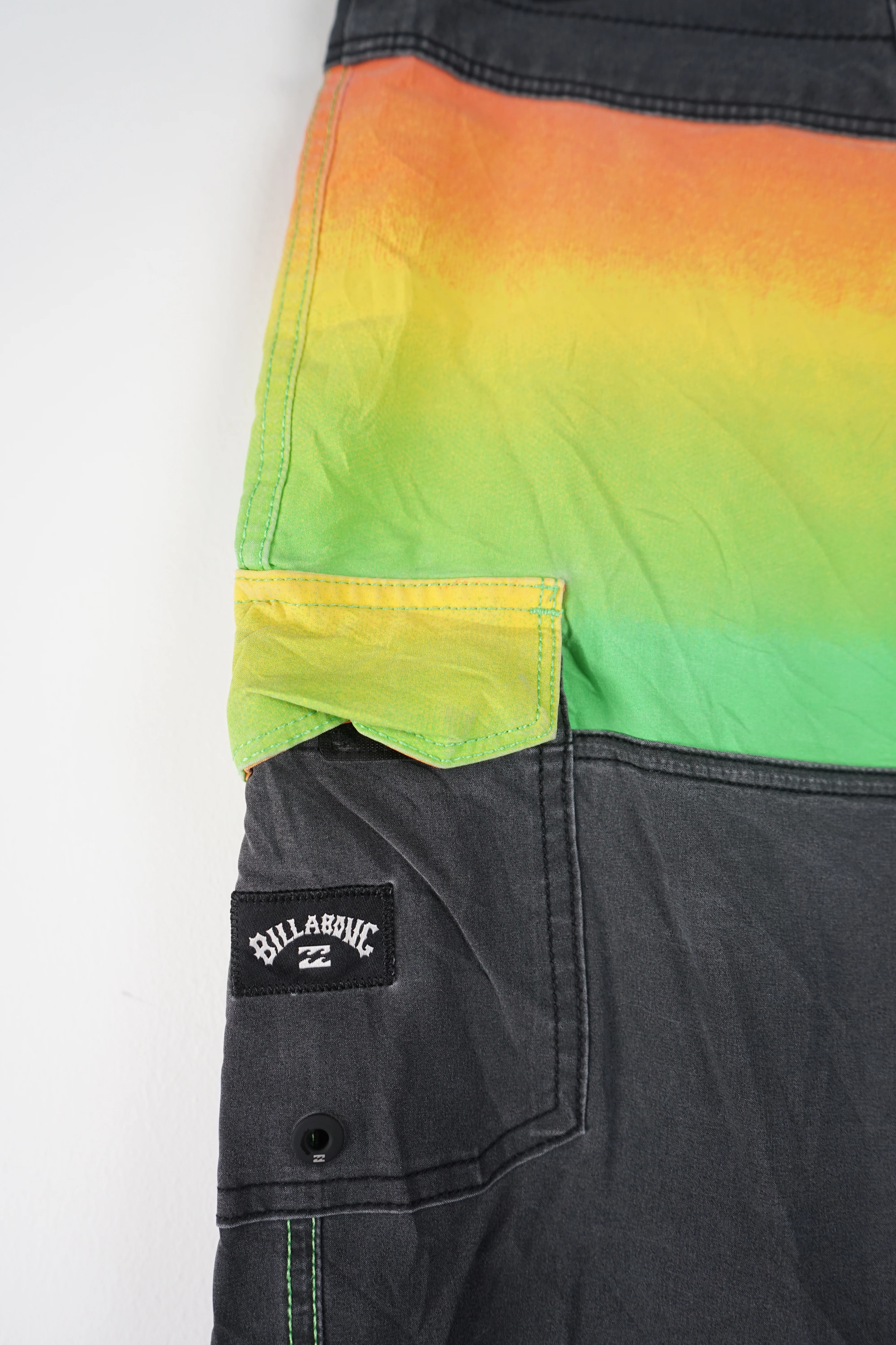 VINTAGE BILLABONG SHORTS W33 - Image 2