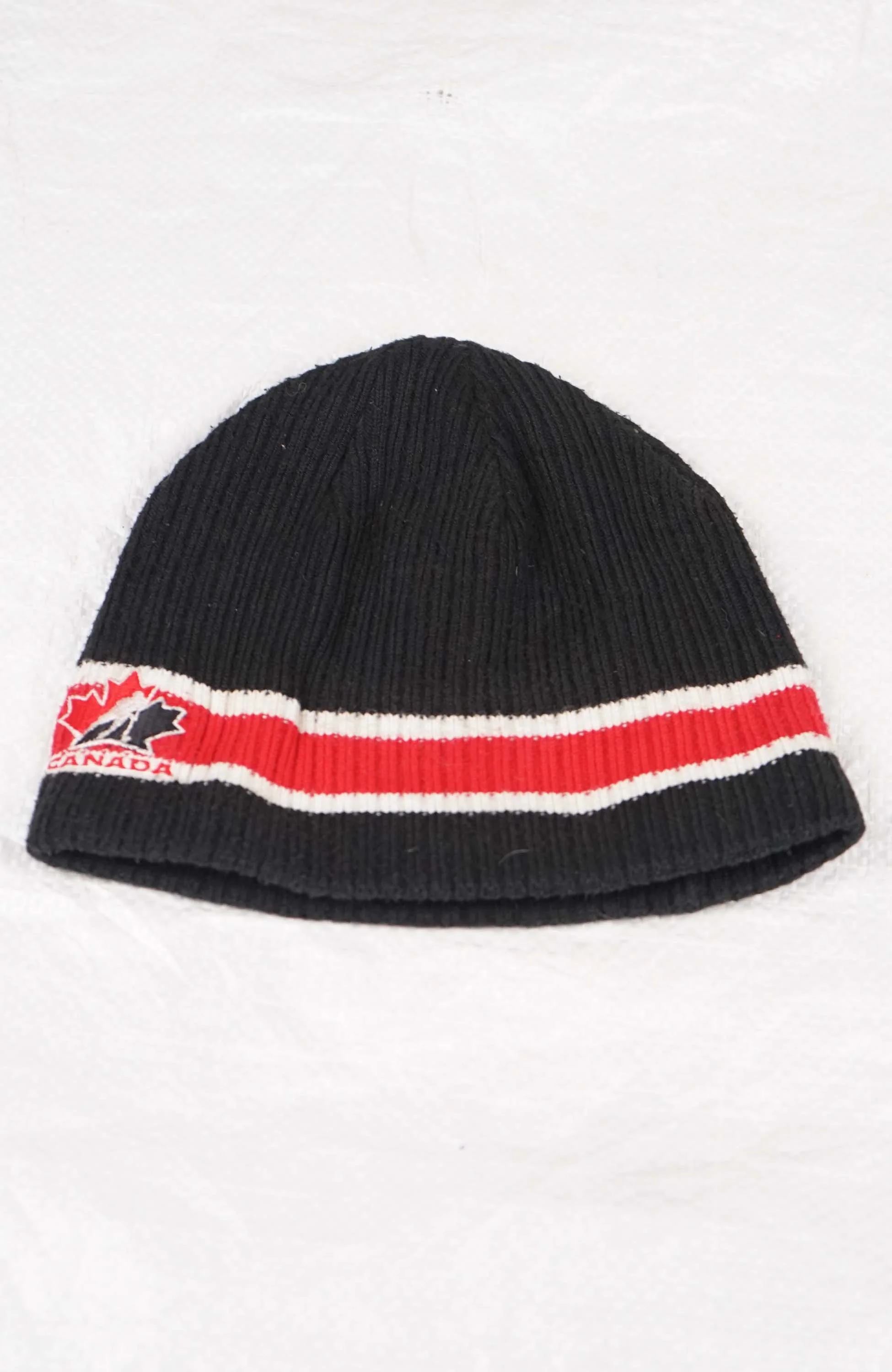 VINTAGE CANADA BEANIE
