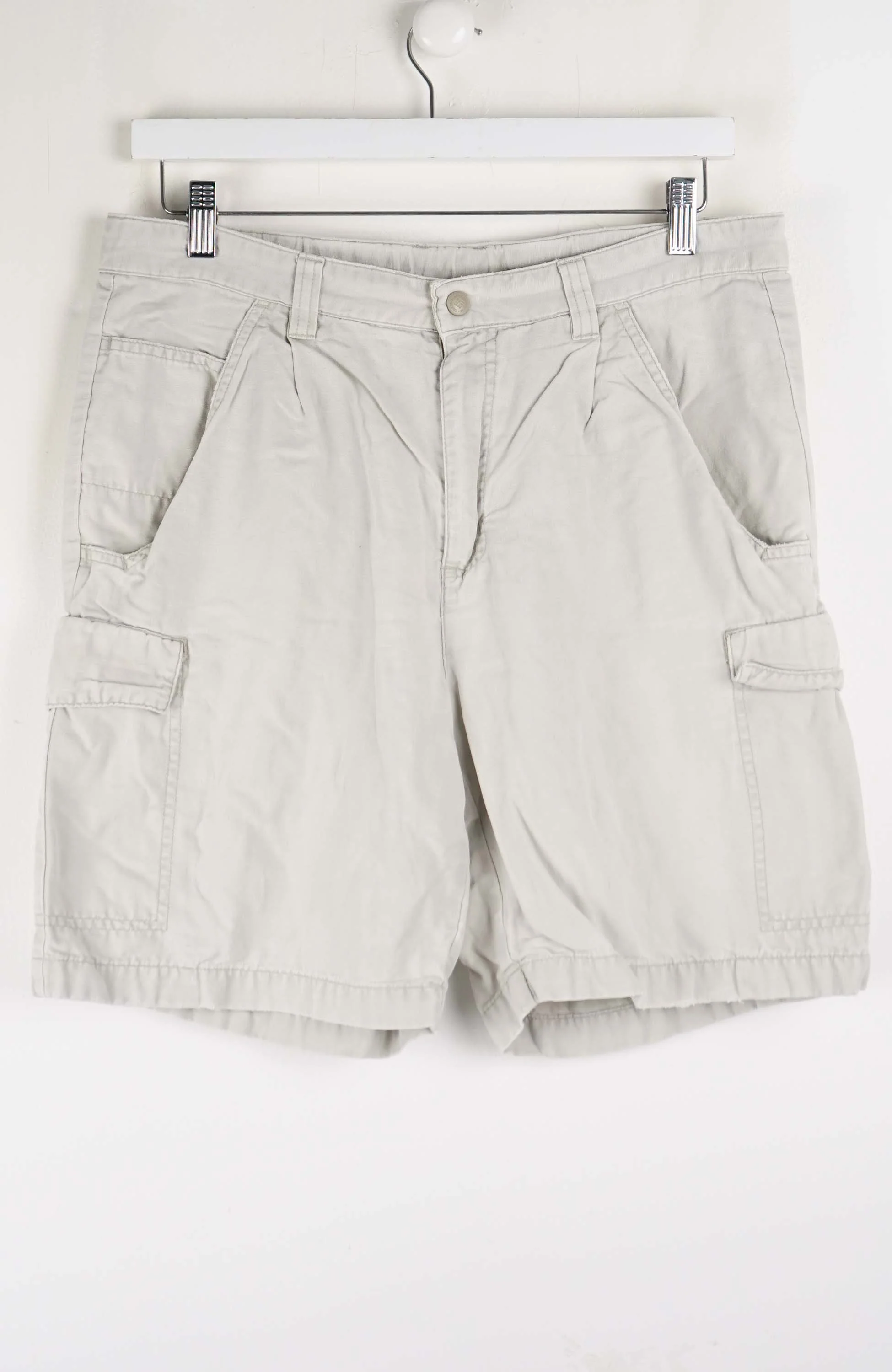 VINTAGE COLUMBIA CARGO SHORTS W33