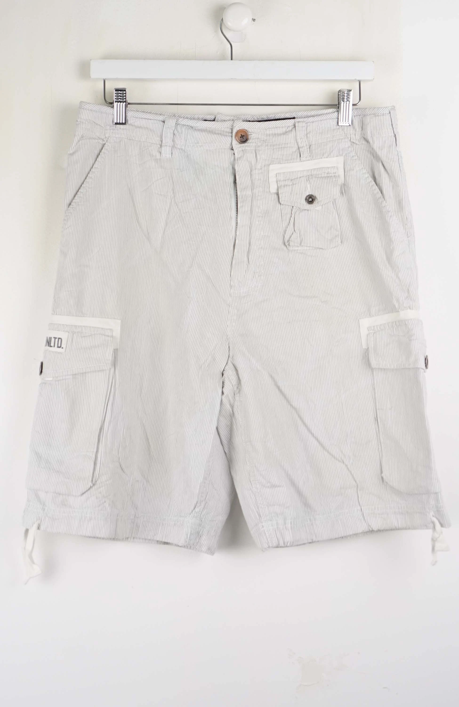VINTAGE ECKO UNLTD CARGO SHORTS W32