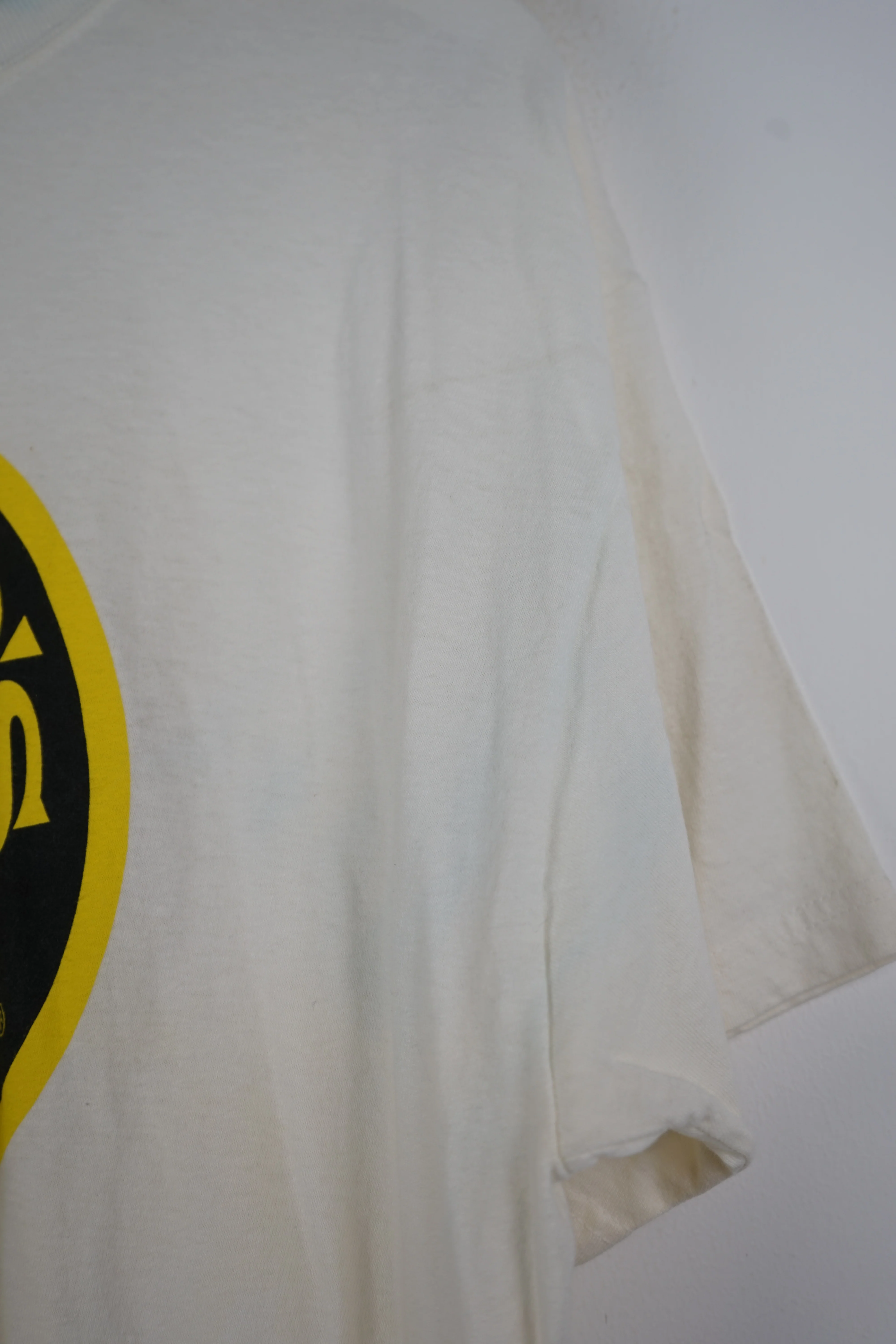 VINTAGE GOLD'S GYM T-SHIRT (L) - Image 3