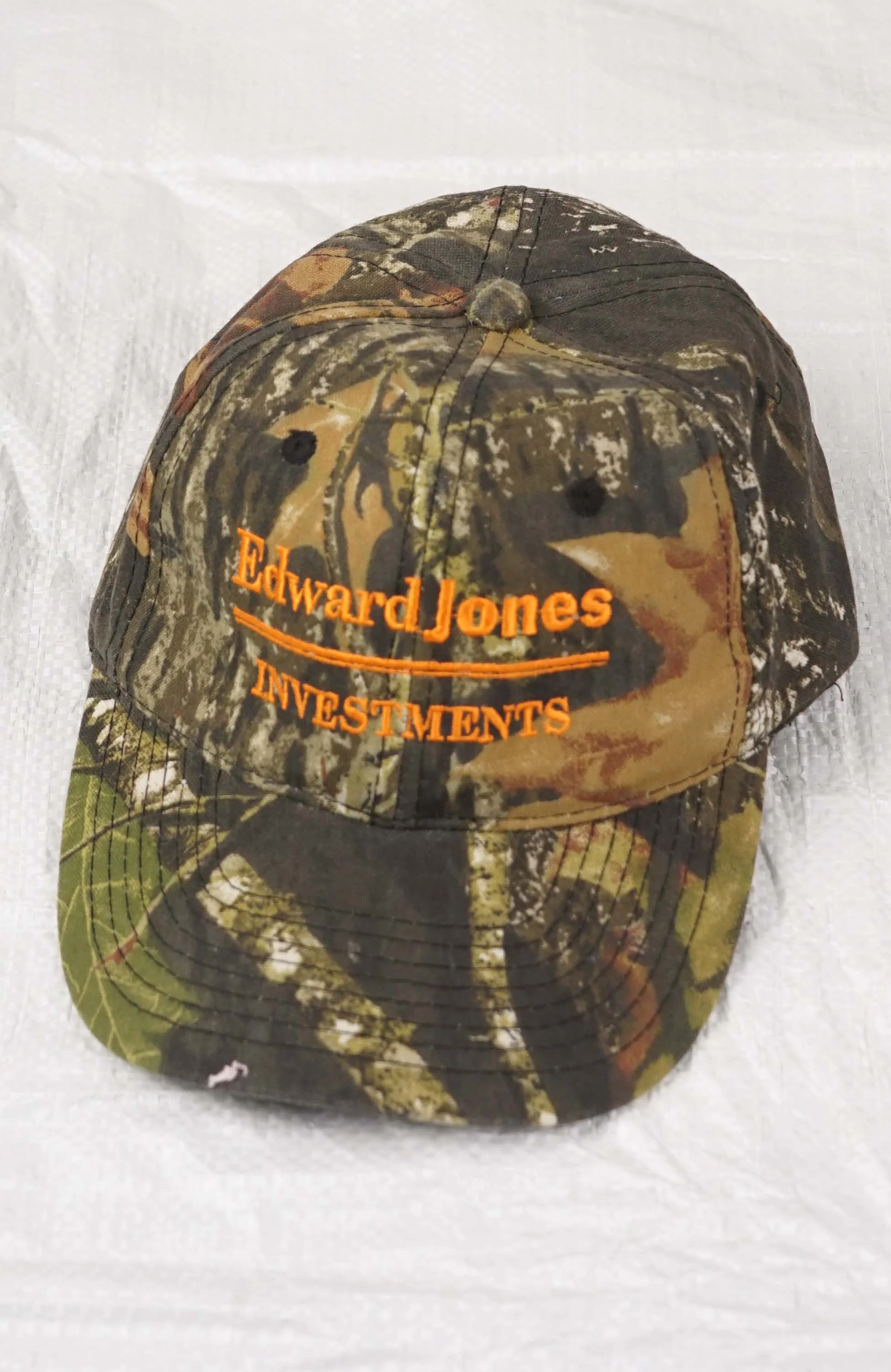VINTAGE HD EDWARD JONES REAL TREE HAT