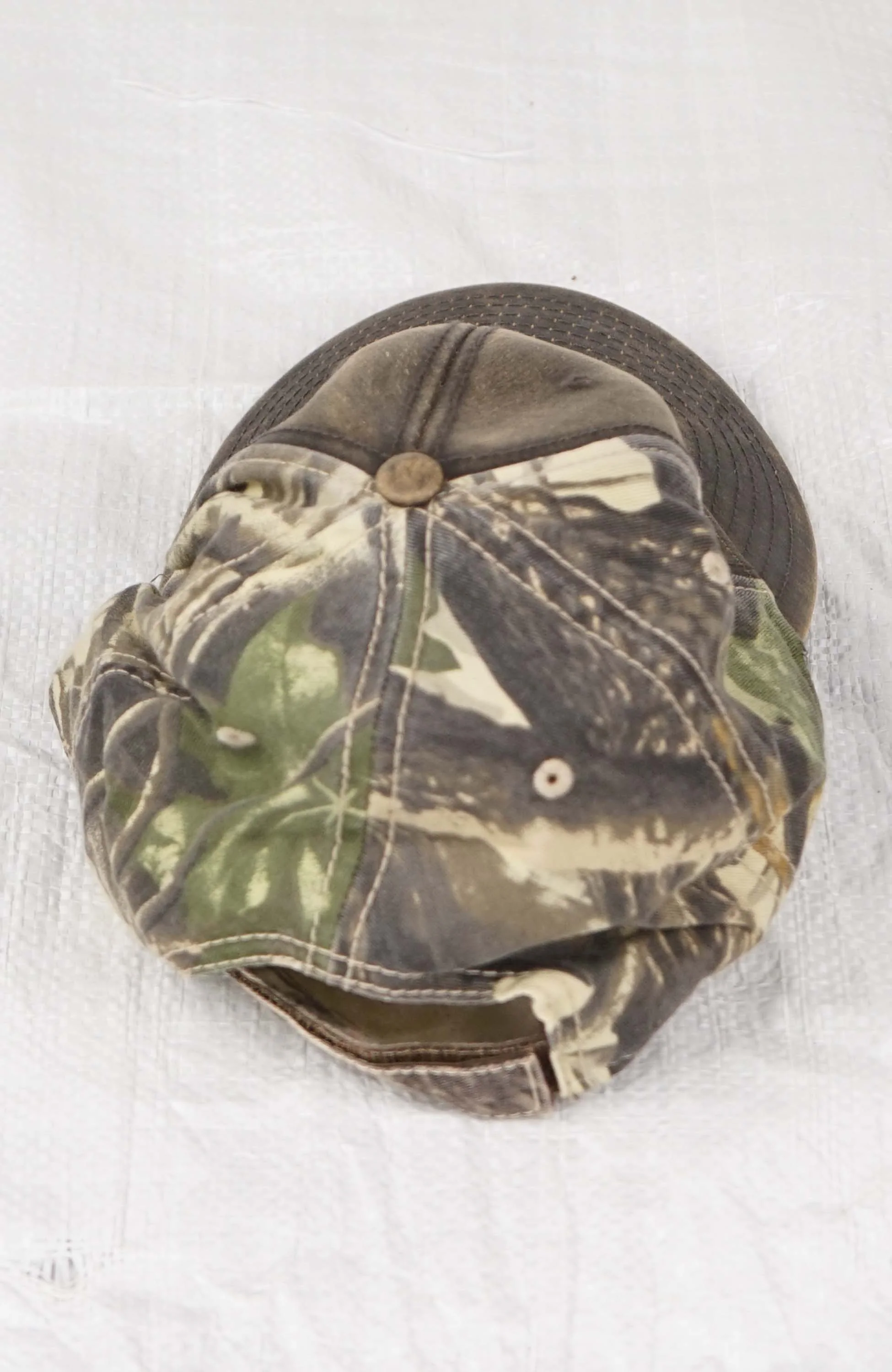 VINTAGE HTC REAL TREE HAT - Image 2