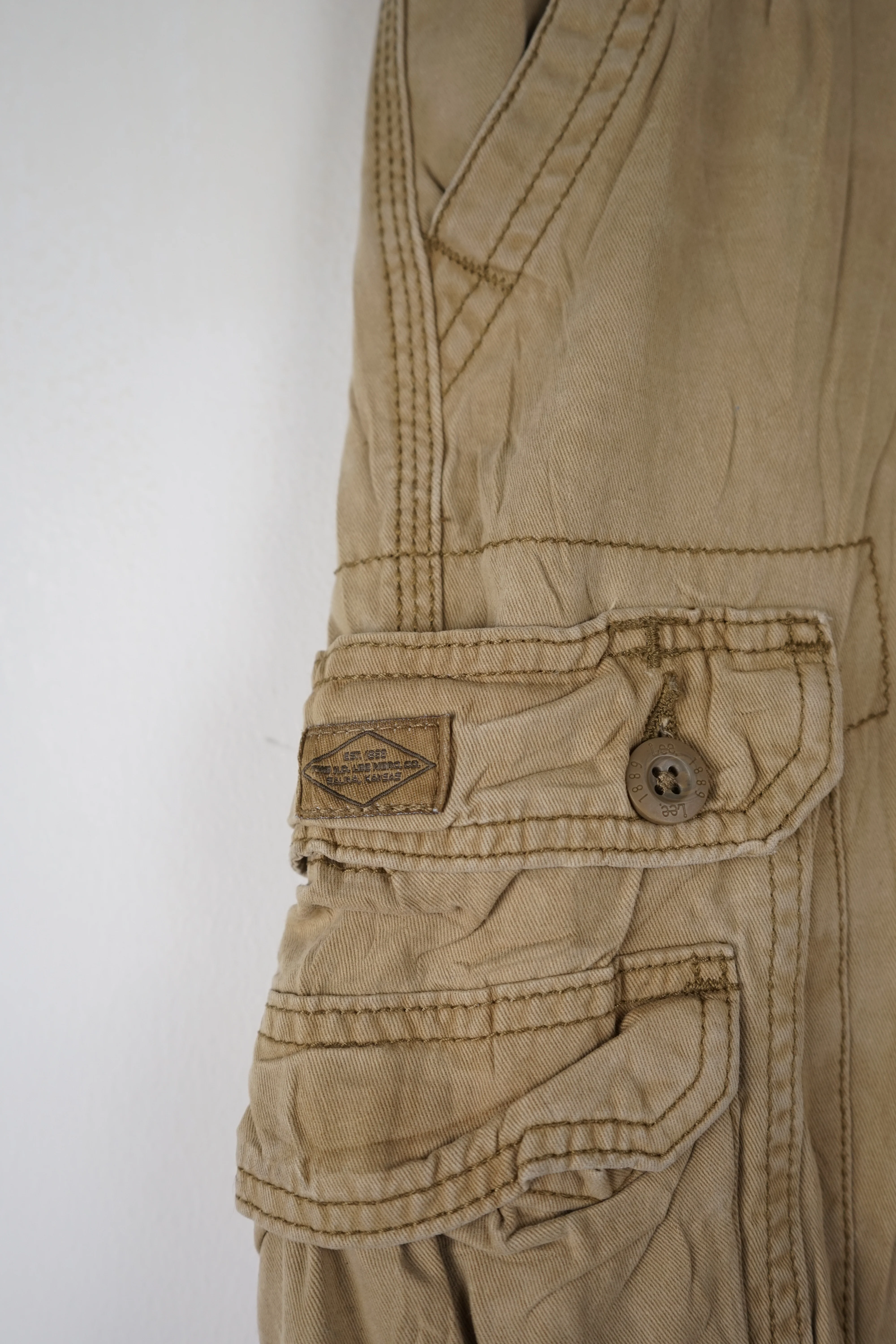 VINTAGE LEE CARGO SHORTS W36 - Image 2