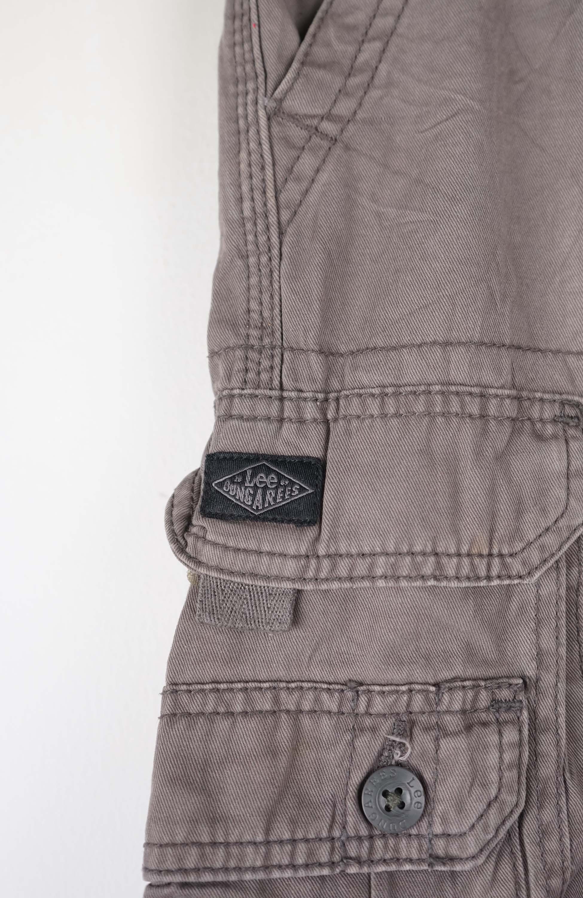 VINTAGE LEE DUNGAREES CARGO SHORTS W33 - Image 2