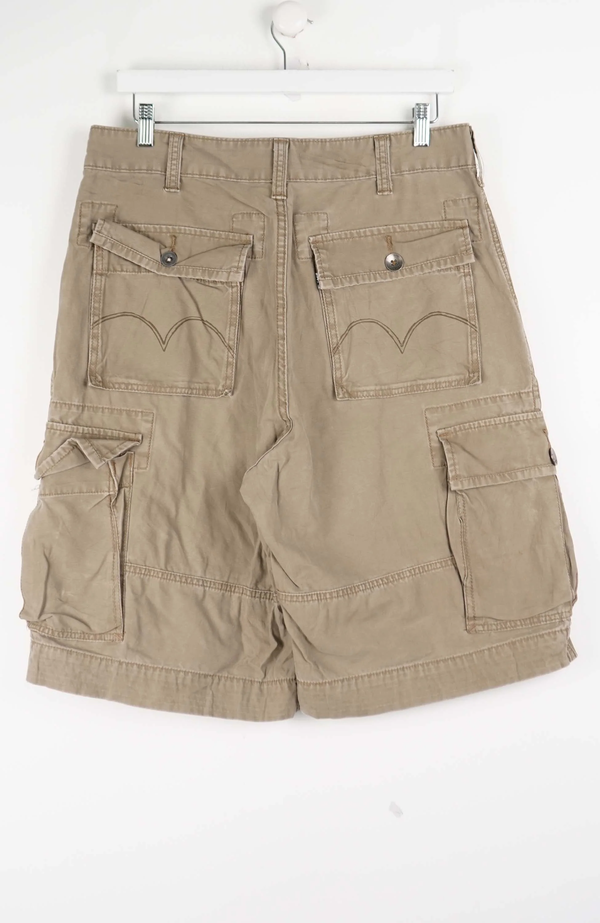 VINTAGE LEVI'S CARGO SHORTS W33 - Image 2