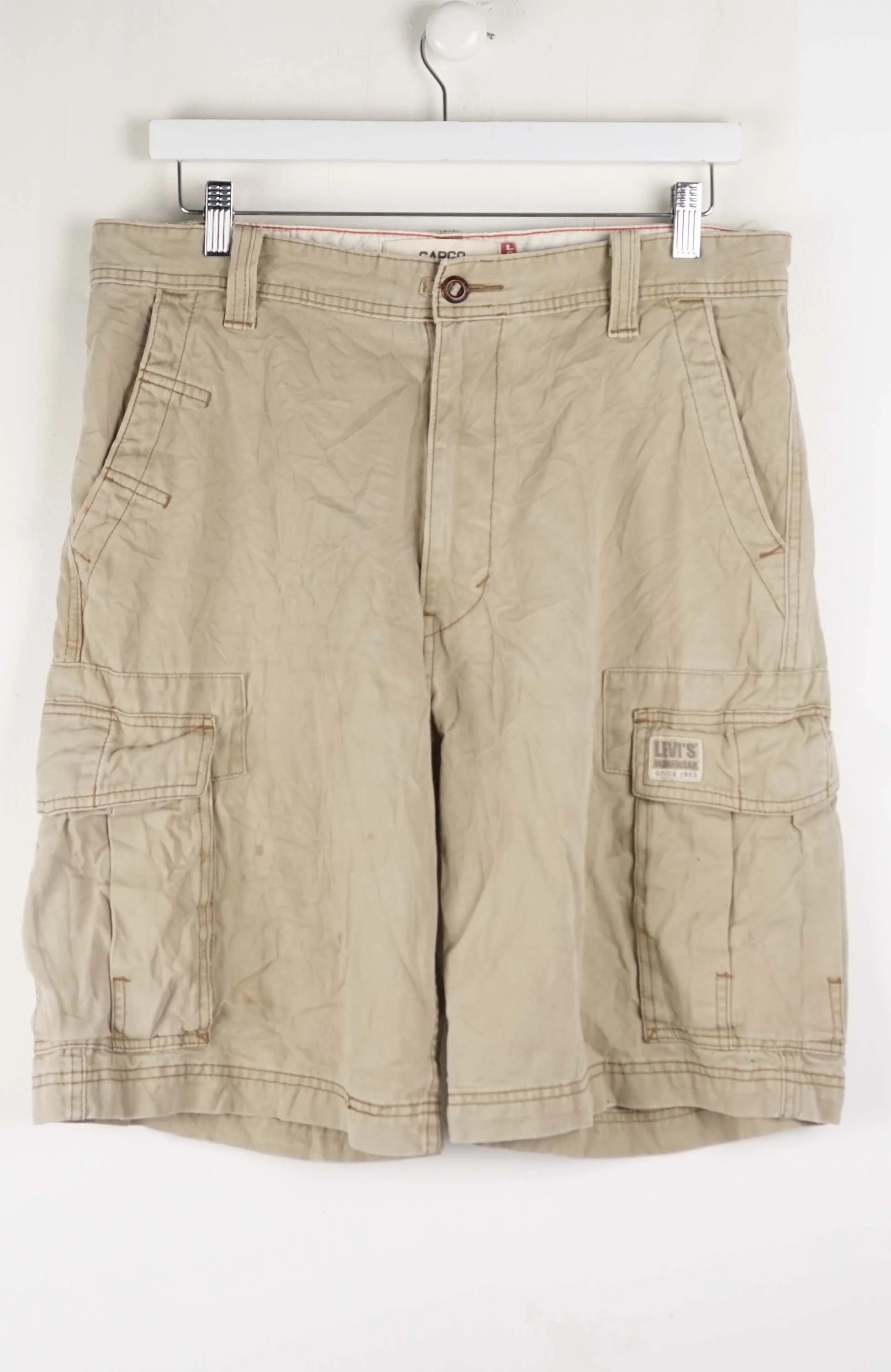 VINTAGE LEVI'S CARGO SHORTS W36