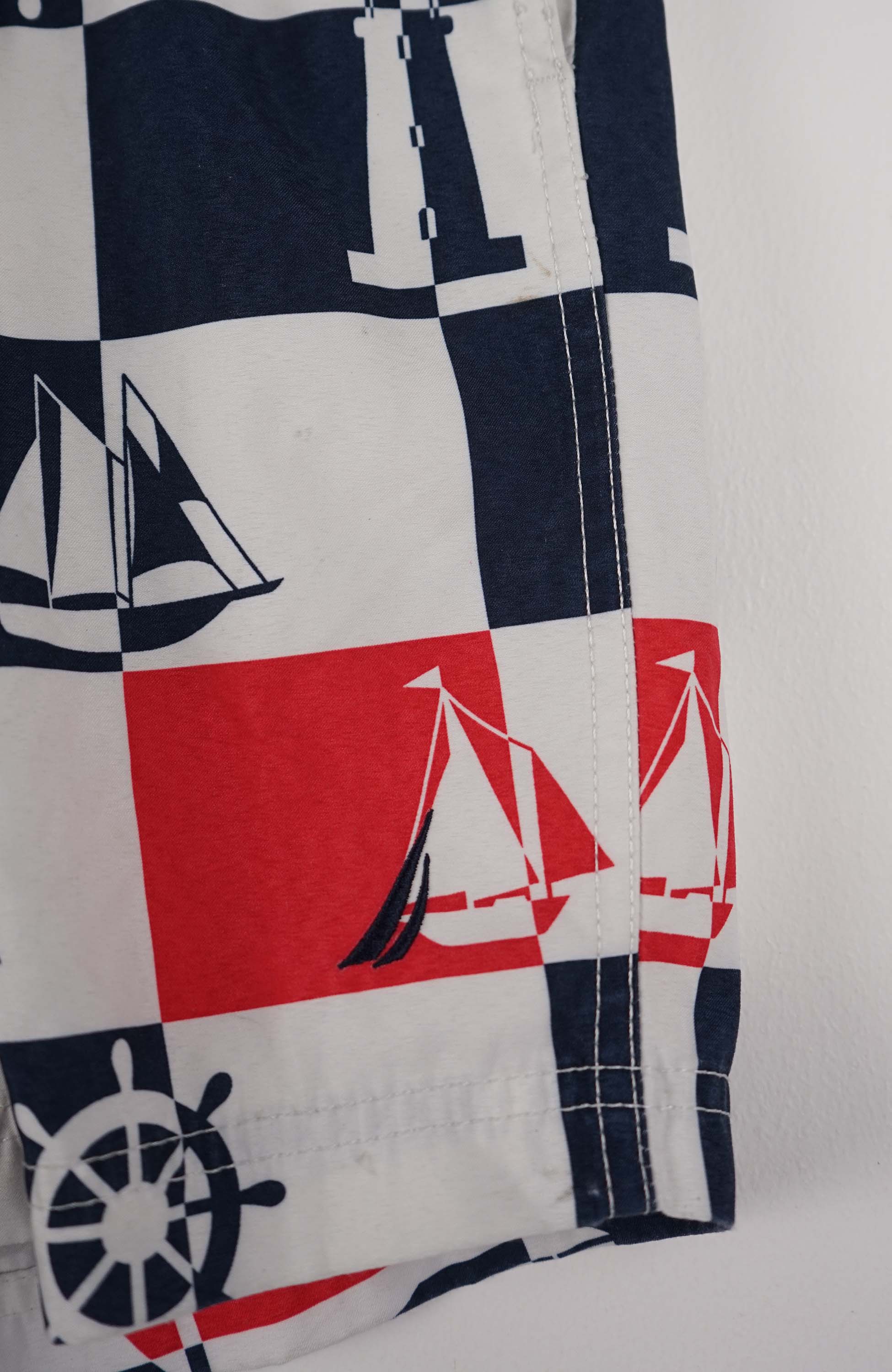 VINTAGE NAUTICA ACTIVE SHORTS W28 - Image 2