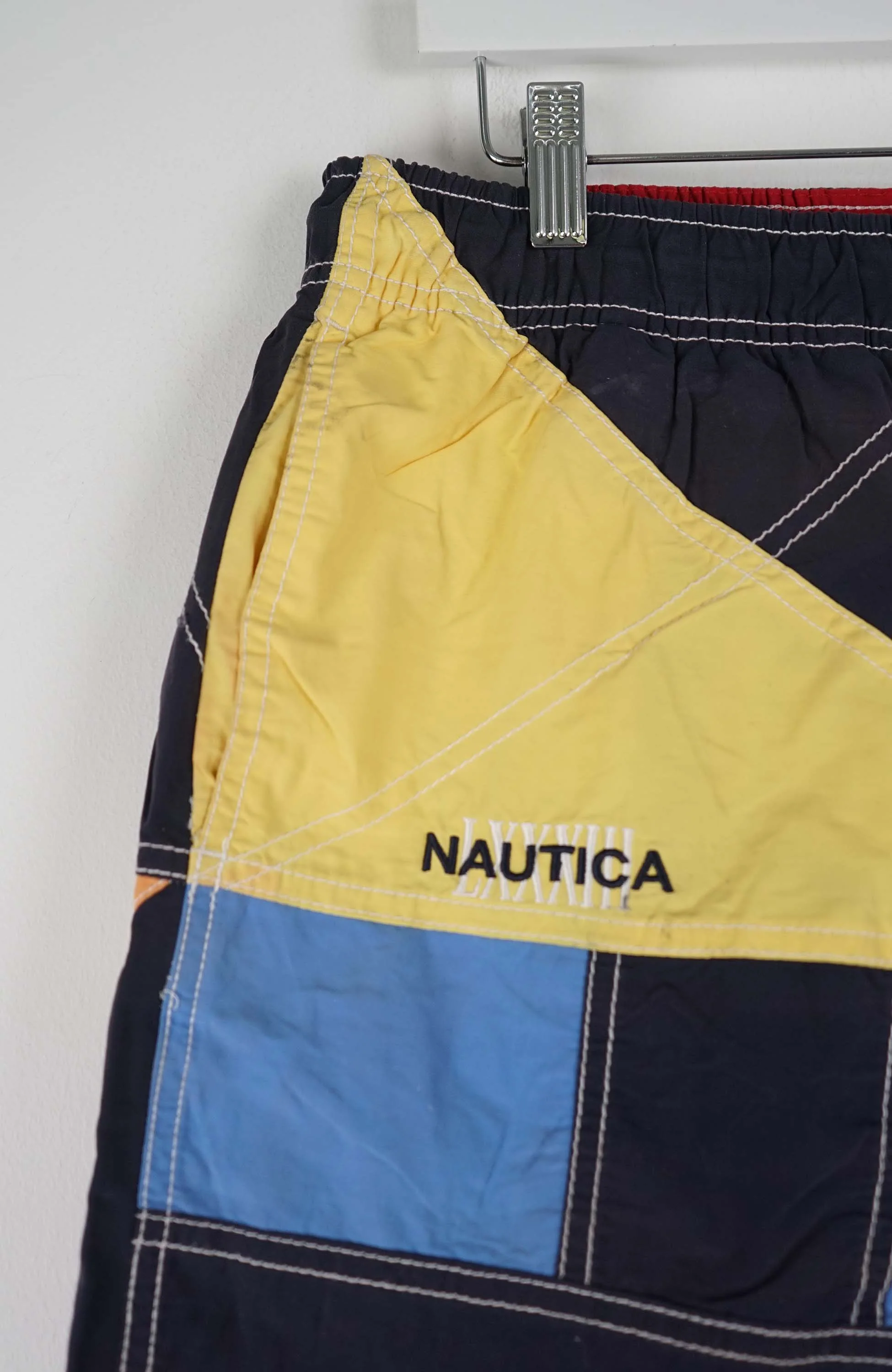 VINTAGE NAUTICA ACTIVE SHORTS W35 - Image 2