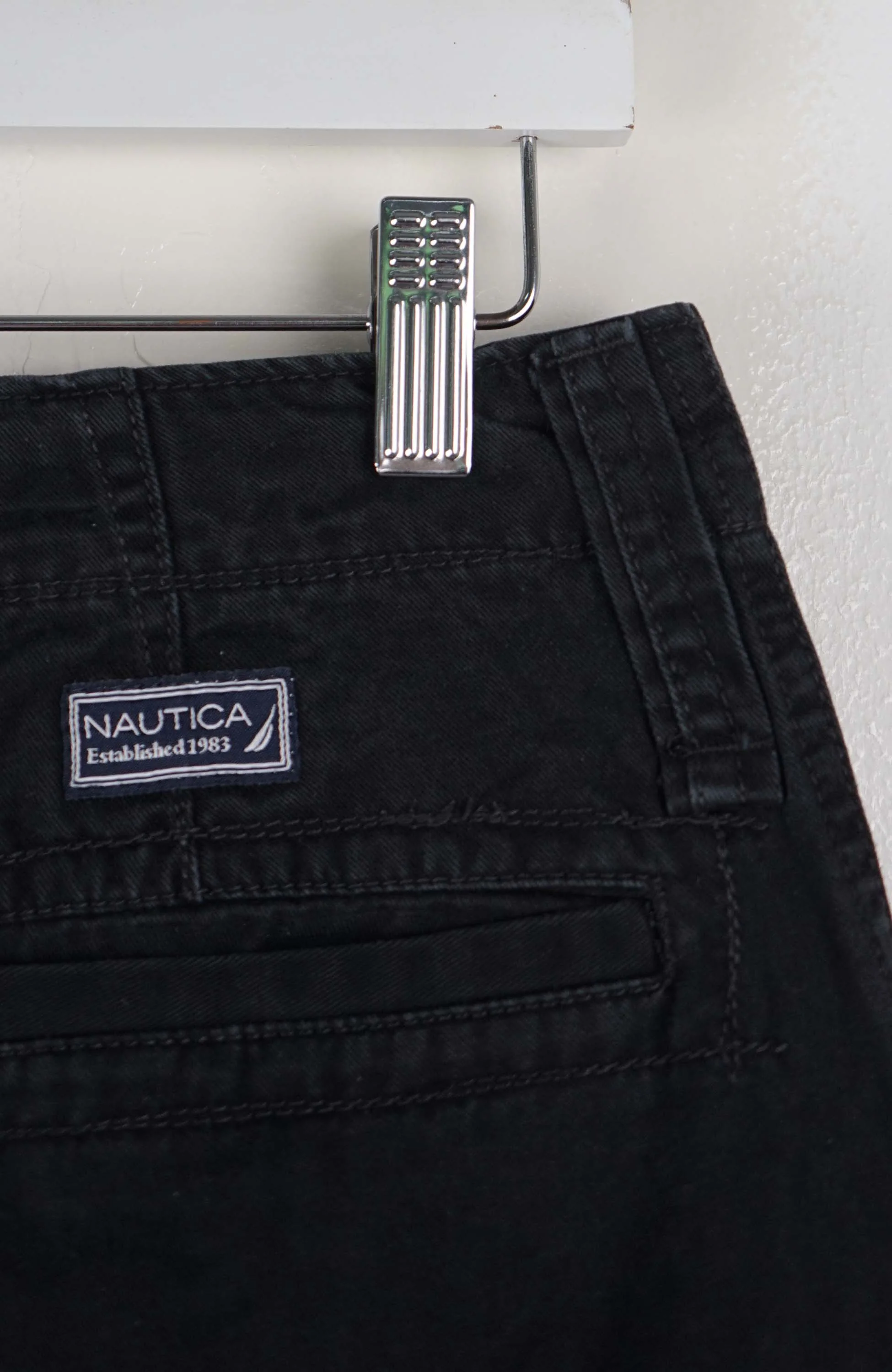 VINTAGE NAUTICA CARGO SHORTS W32 - Image 2