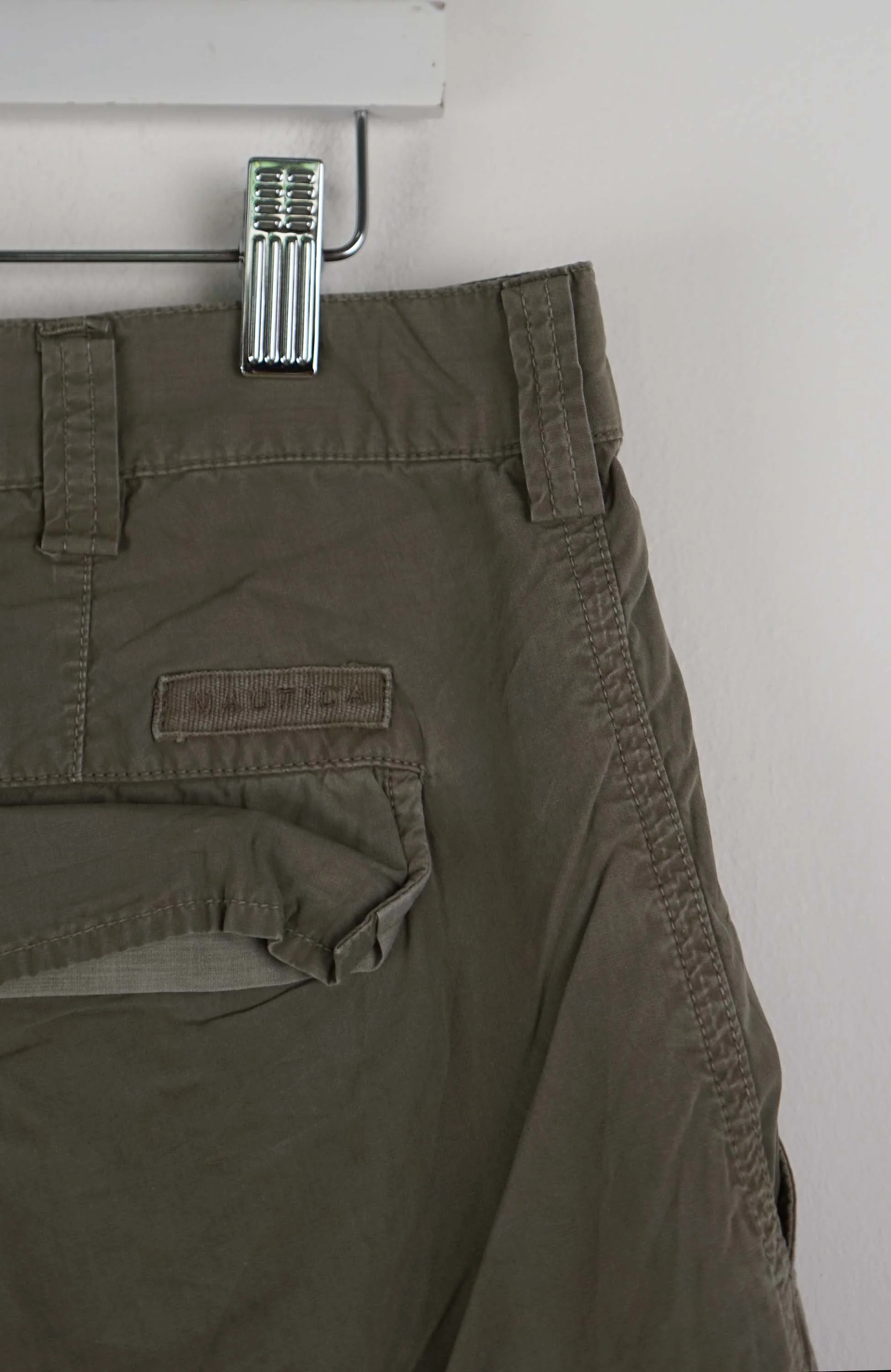 VINTAGE NAUTICA CARGO SHORTS W35 - Image 2