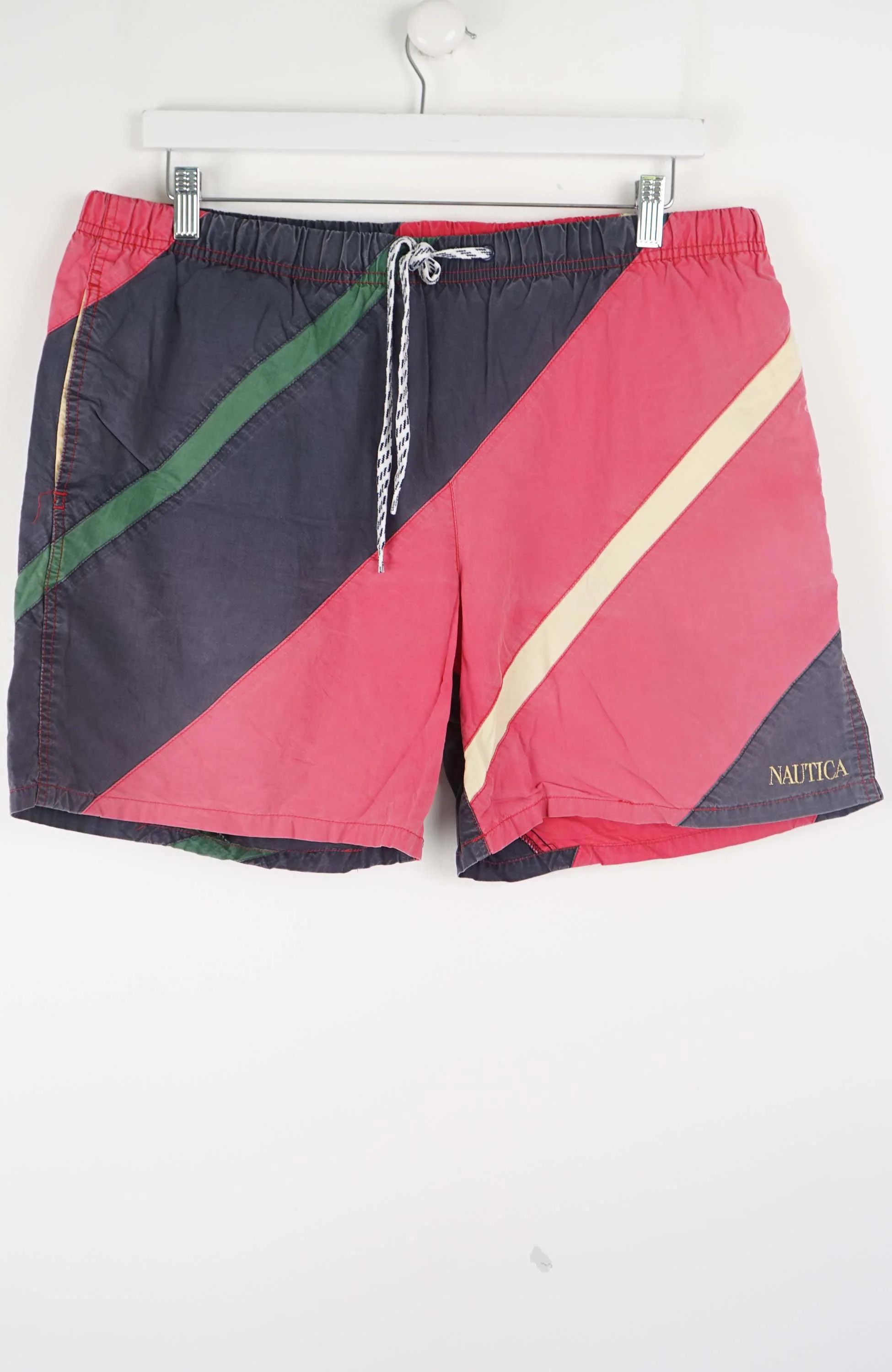 VINTAGE NAUTICA SHORTS W34