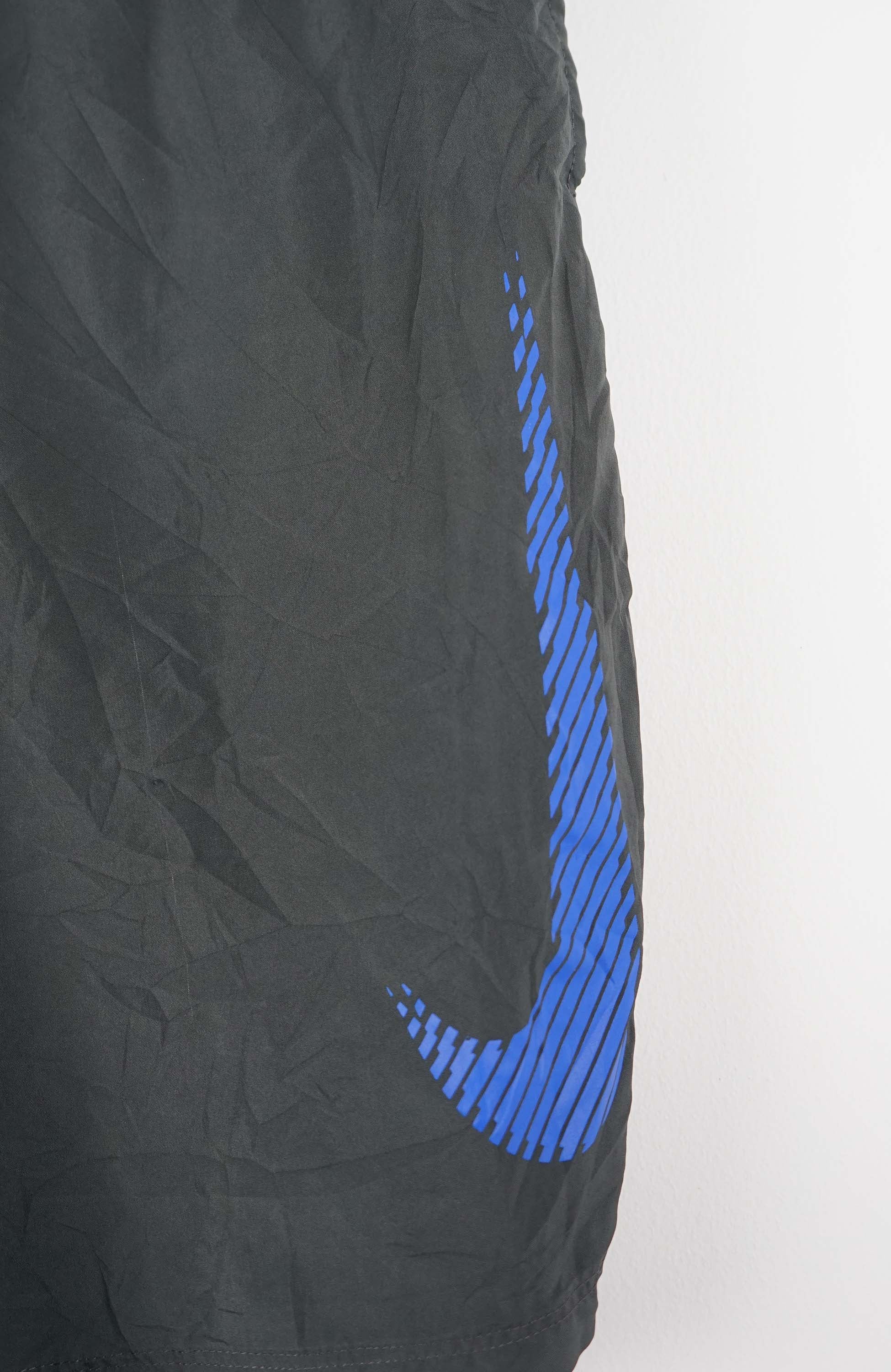 VINTAGE NIKE ACTIVE SHORTS W26 - Image 2