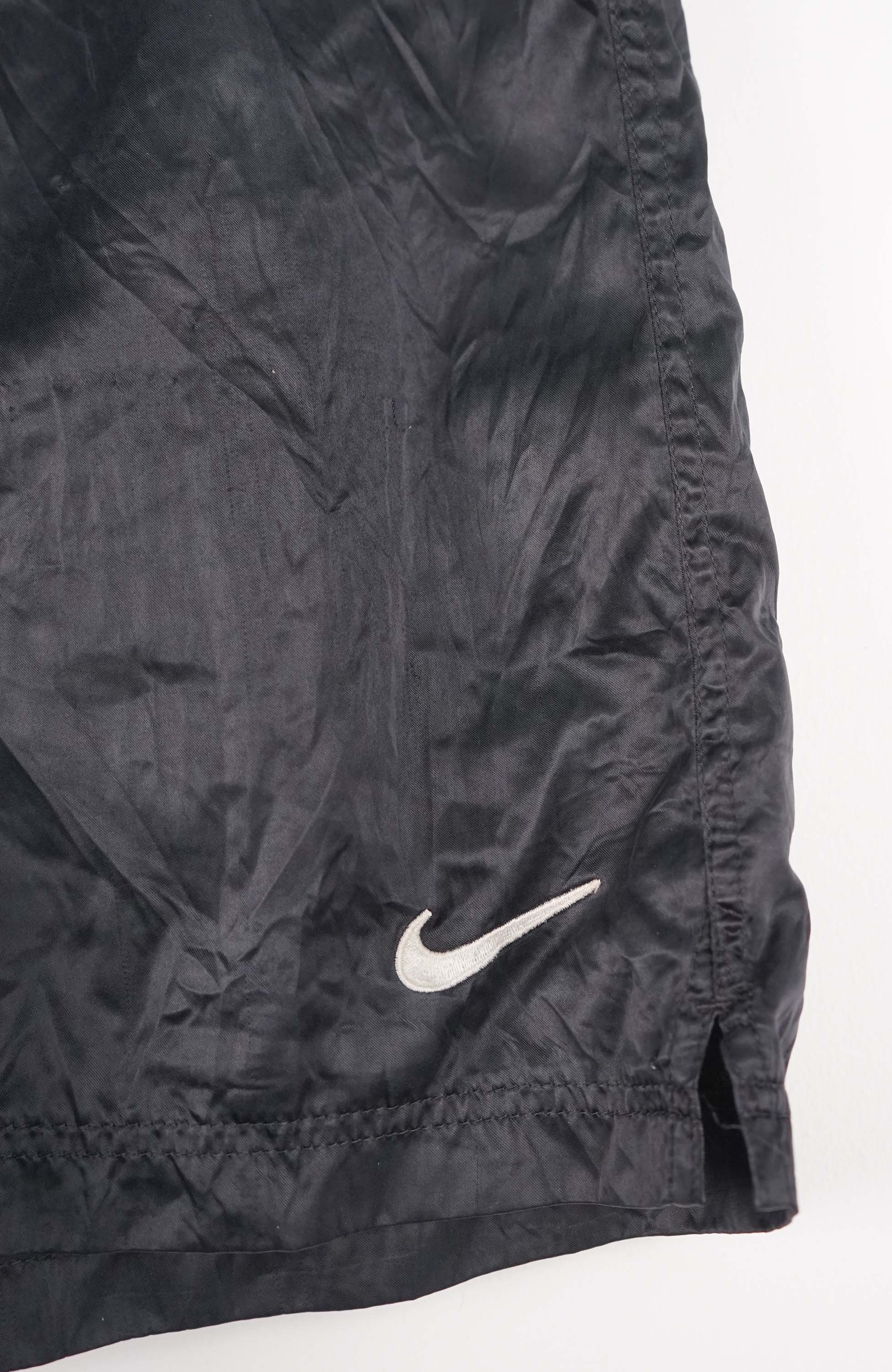 VINTAGE NIKE ACTIVE SHORTS W30 - Image 2