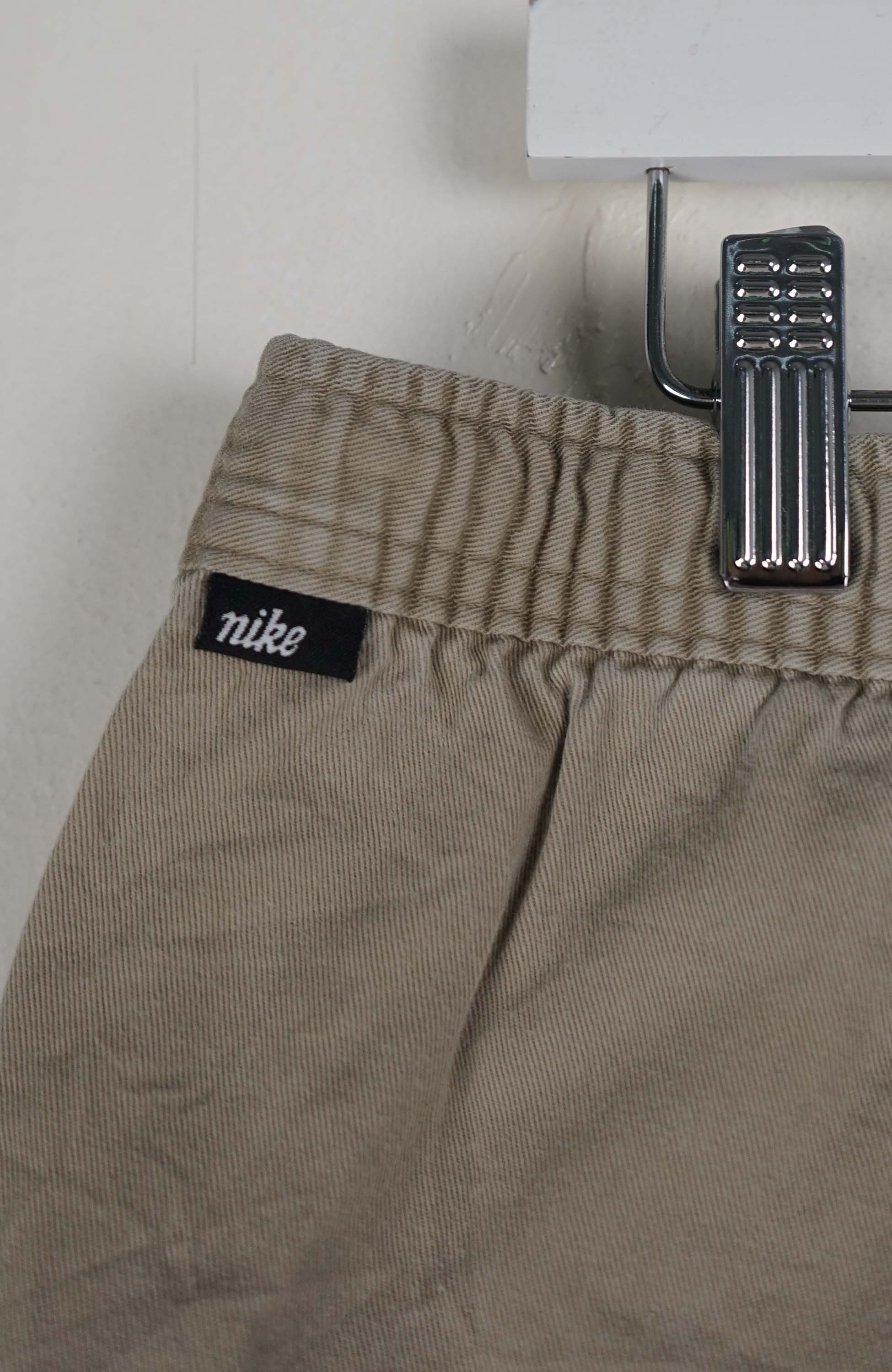 VINTAGE NIKE CARGO SHORTS W34 - Image 2