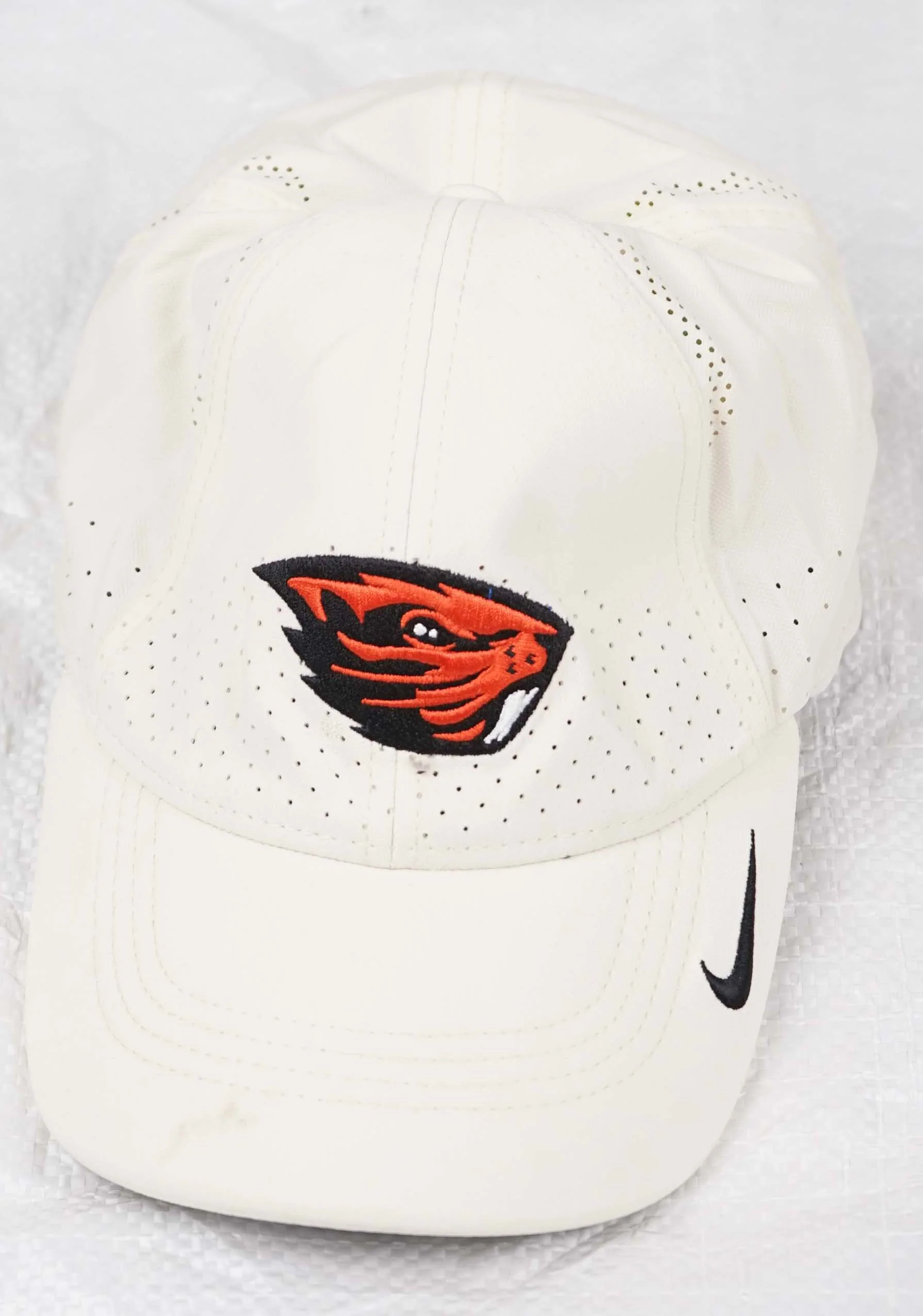VINTAGE NIKE HAT
