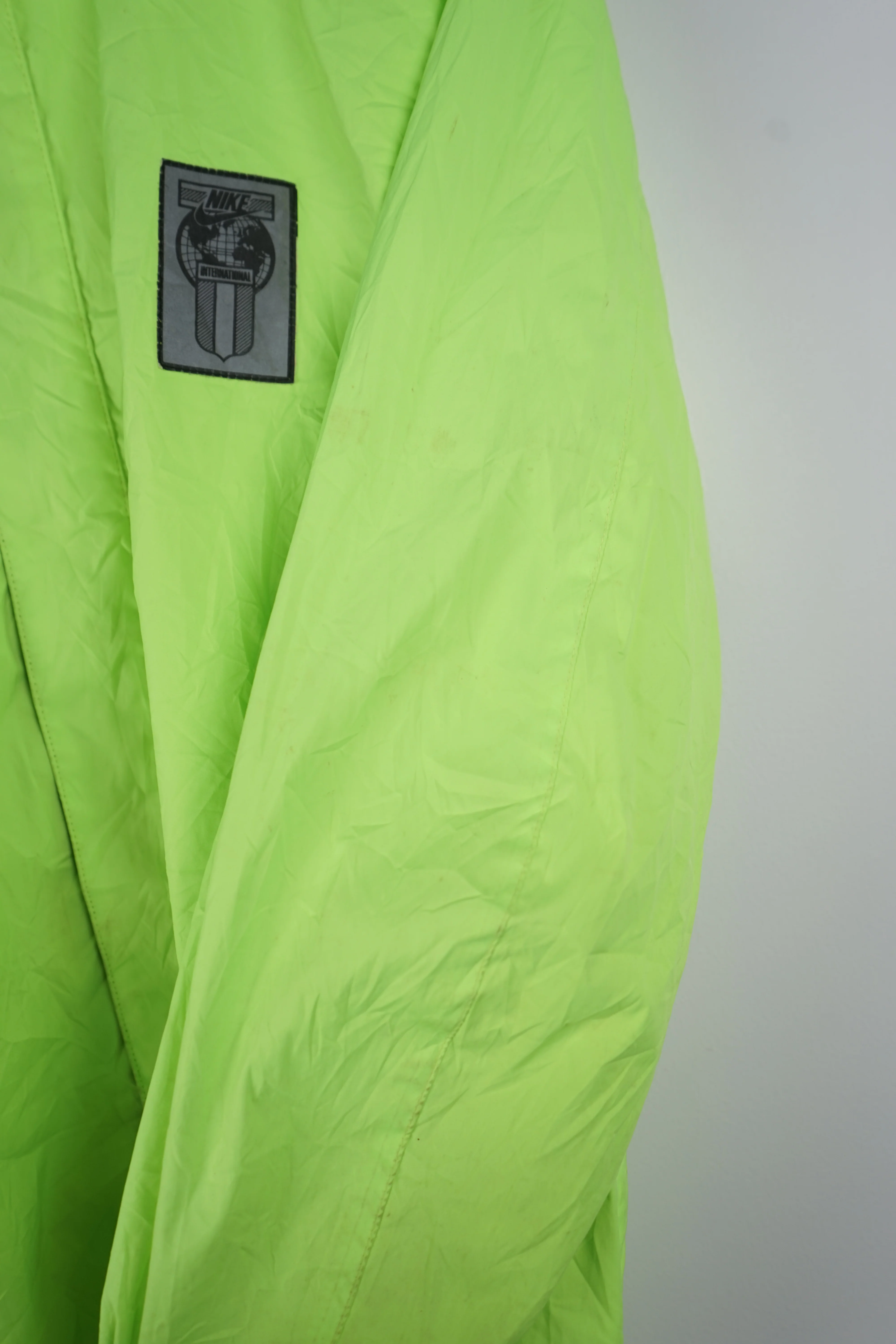 VINTAGE NIKE INTERNATIONAL WINDBREAKER (L) - Image 5