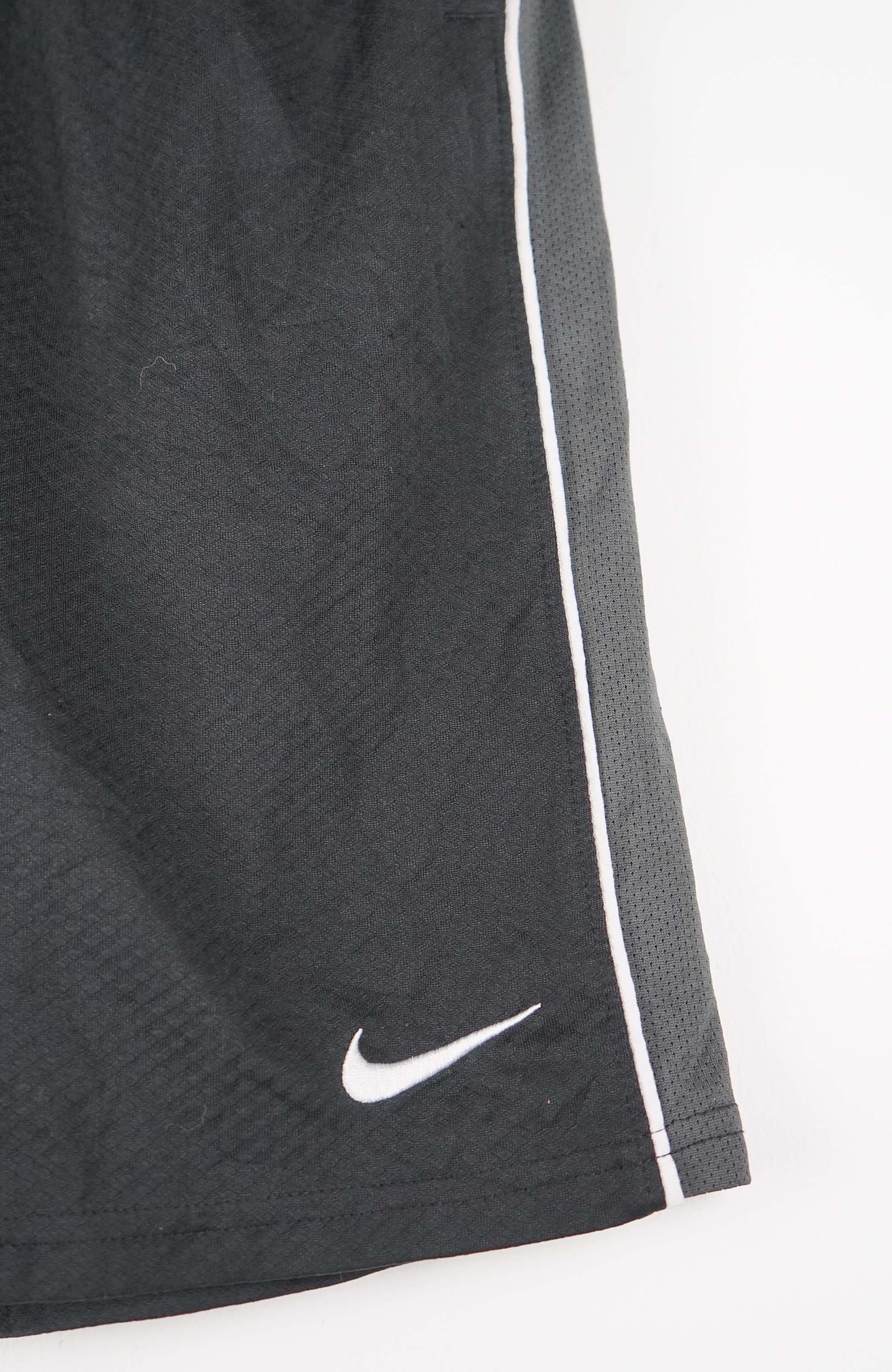 VINTAGE NIKE JERSEY SHORTS W24 - Image 2