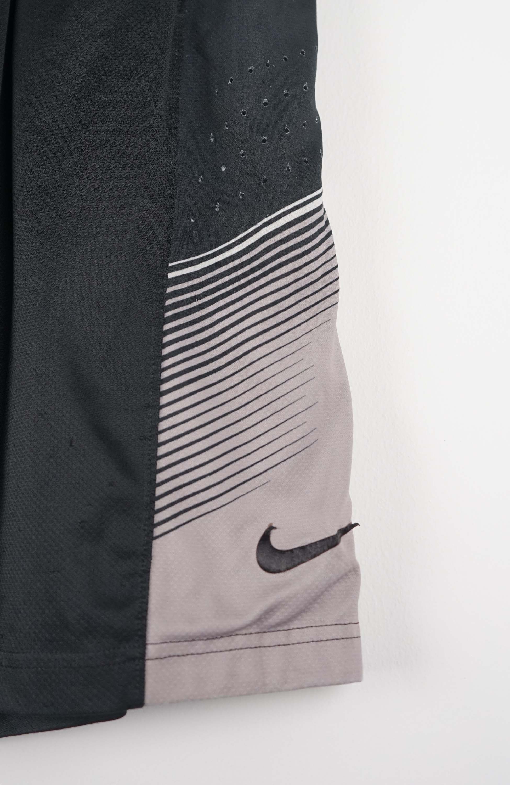 VINTAGE NIKE JERSEY SHORTS W26 - Image 2