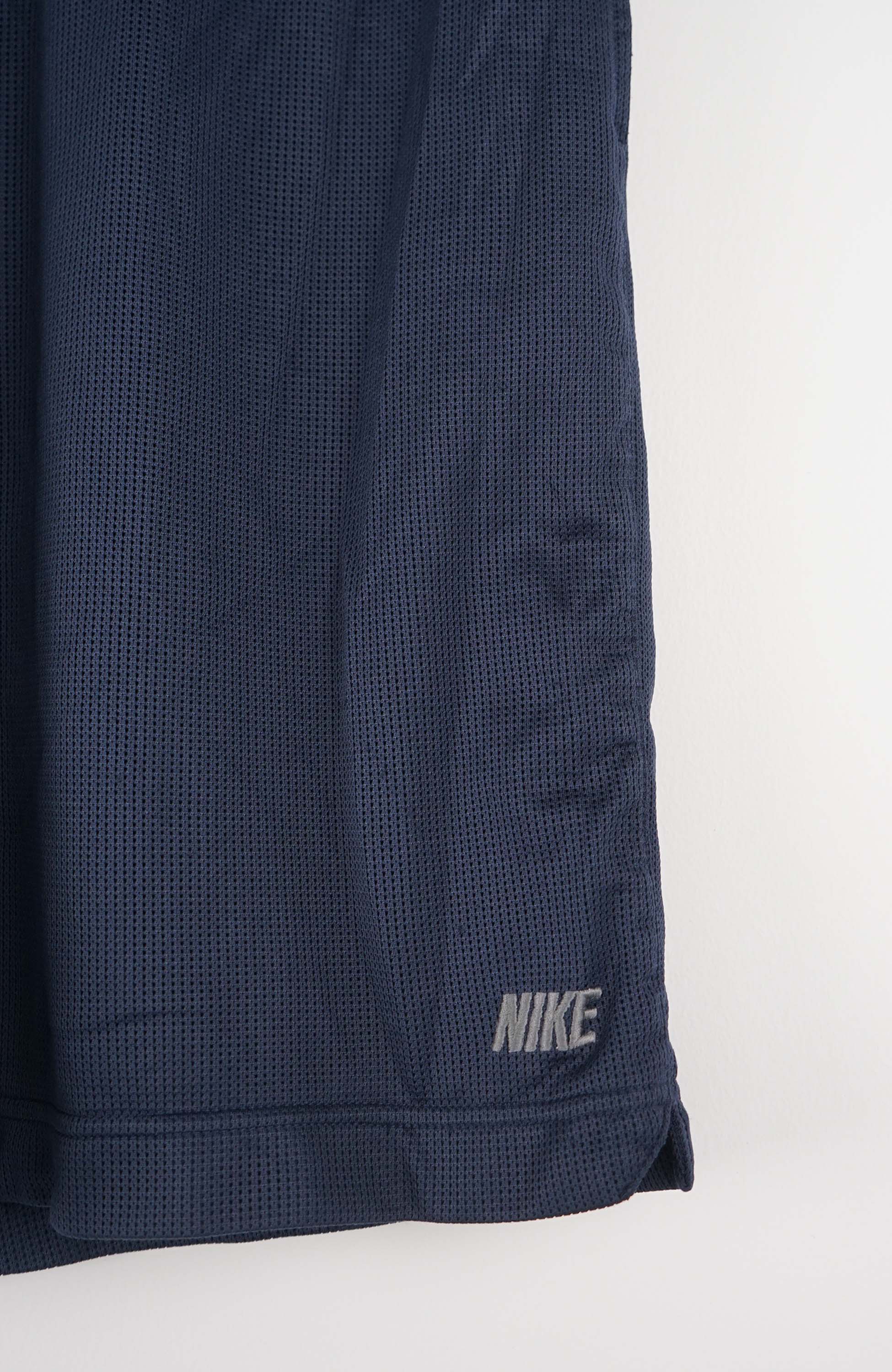 VINTAGE NIKE SHORTS W30 - Image 2