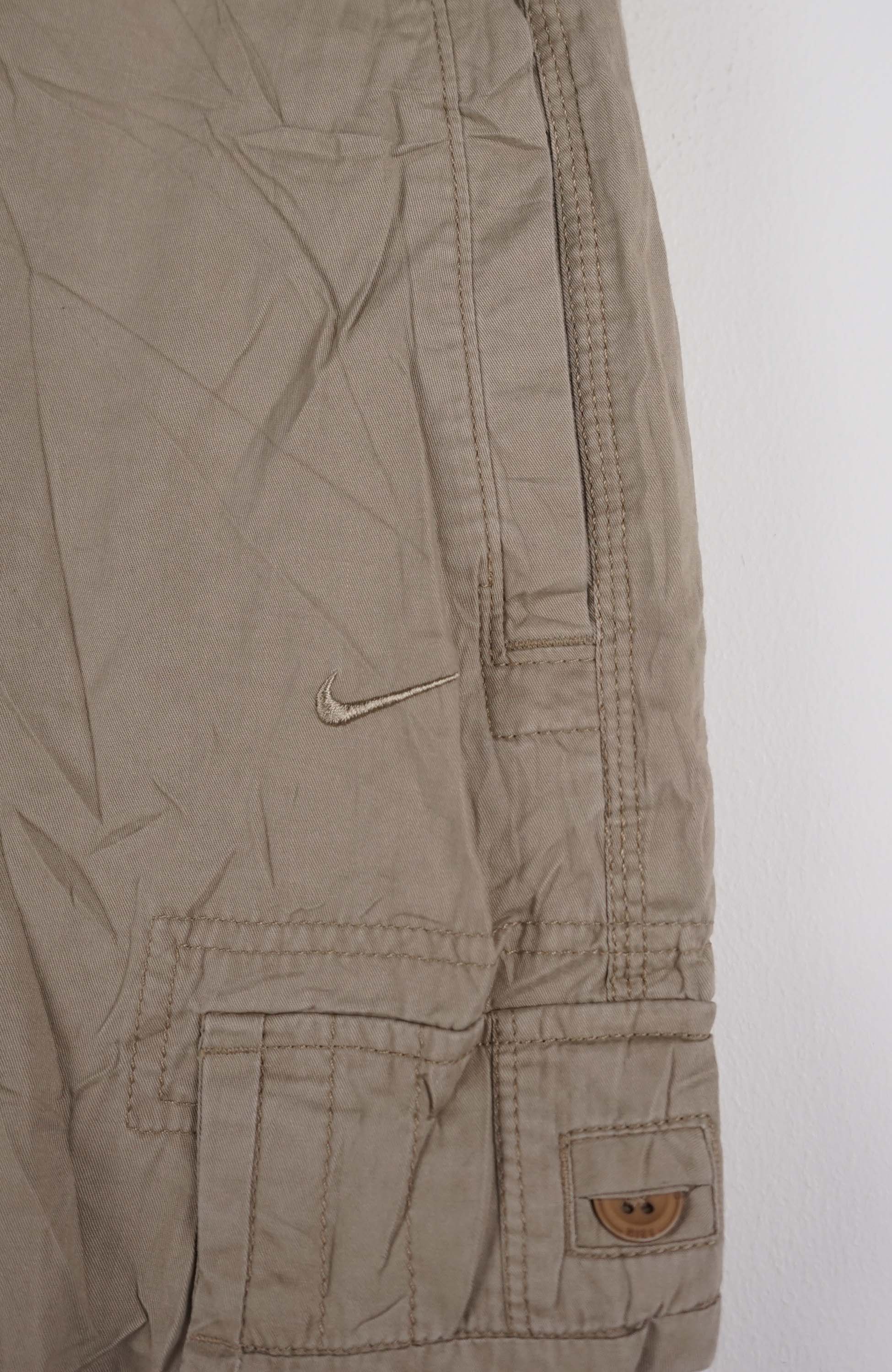 VINTAGE NIKE CARGO SHORTS W32 - Image 2