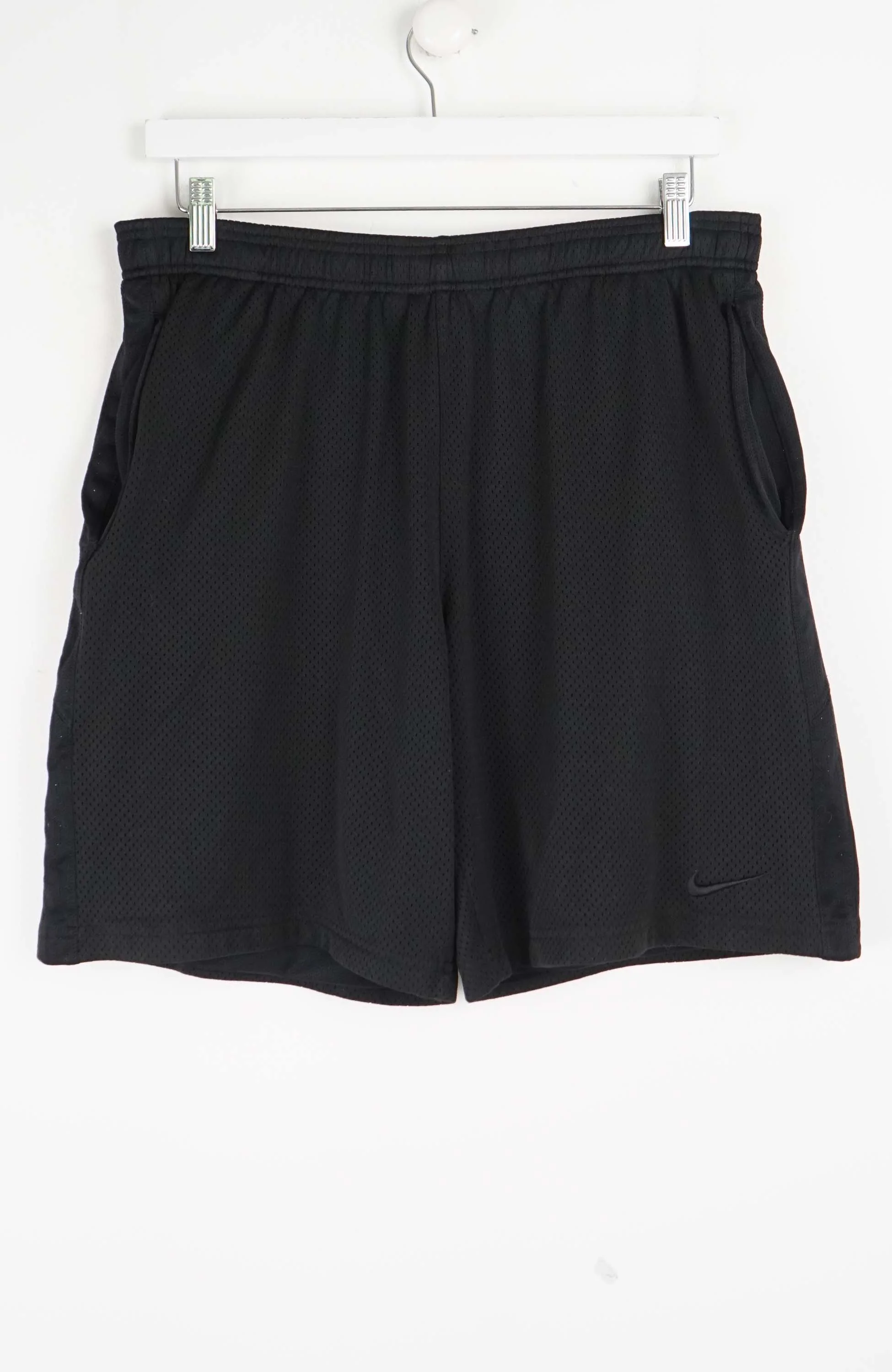 VINTAGE NIKE SHORTS W32
