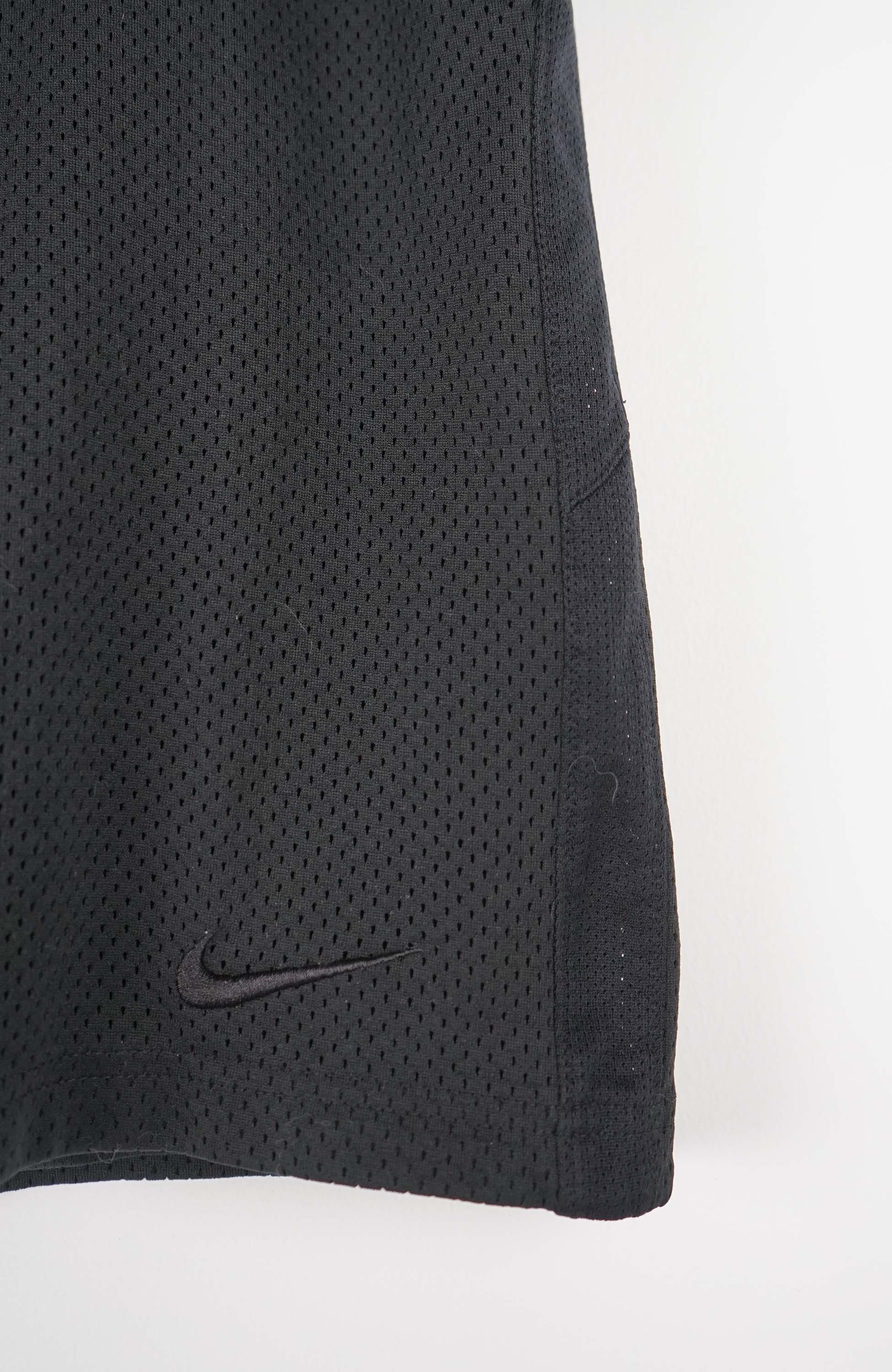 VINTAGE NIKE SHORTS W32 - Image 2