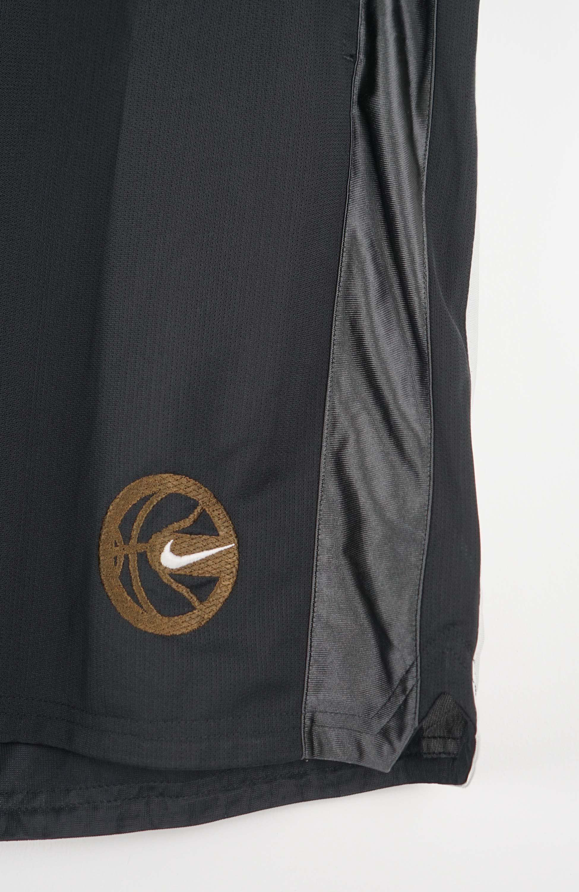 VINTAGE NIKE SHORTS W38 - Image 2