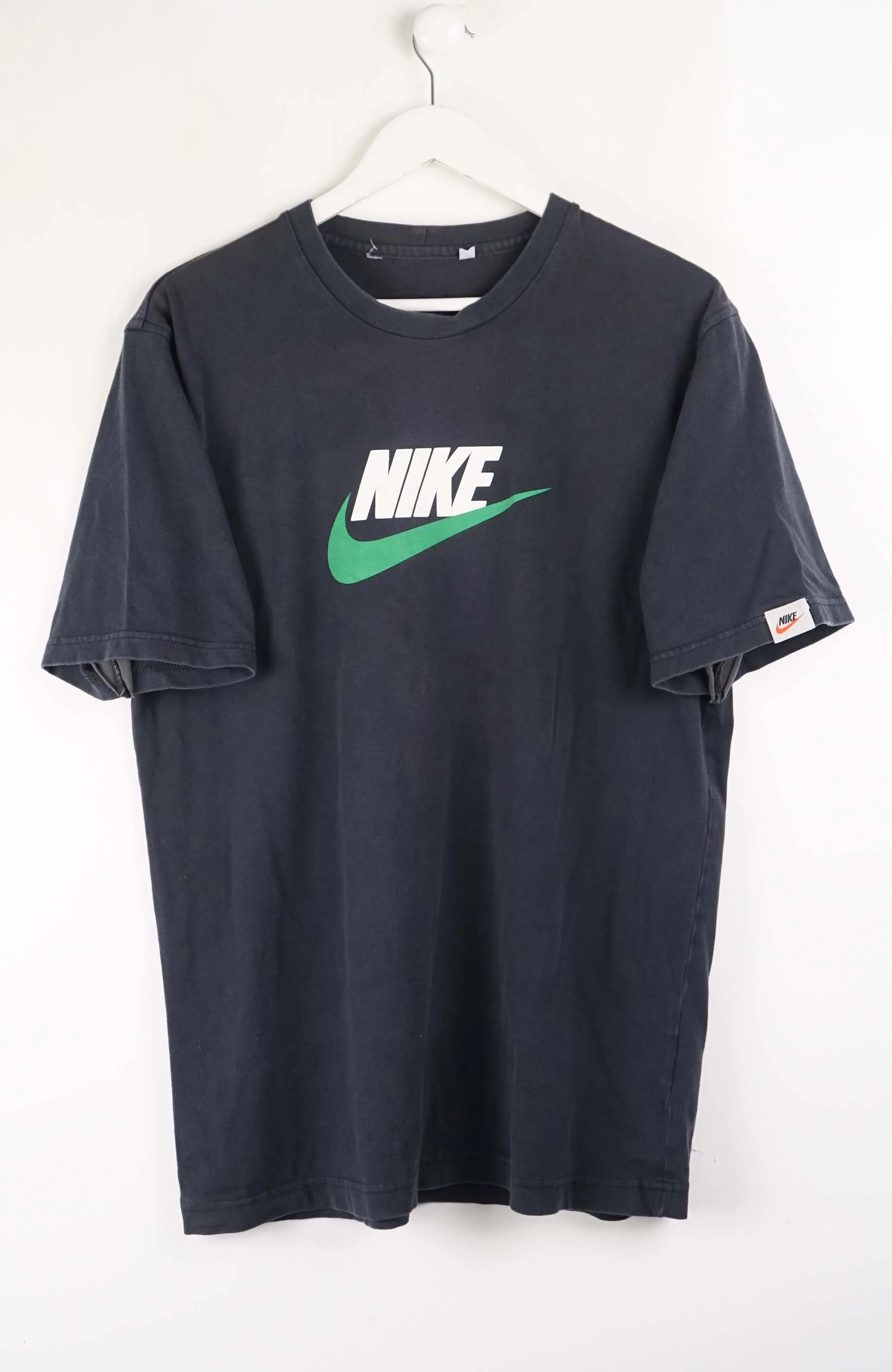 VINTAGE NIKE T-SHIRT (L)