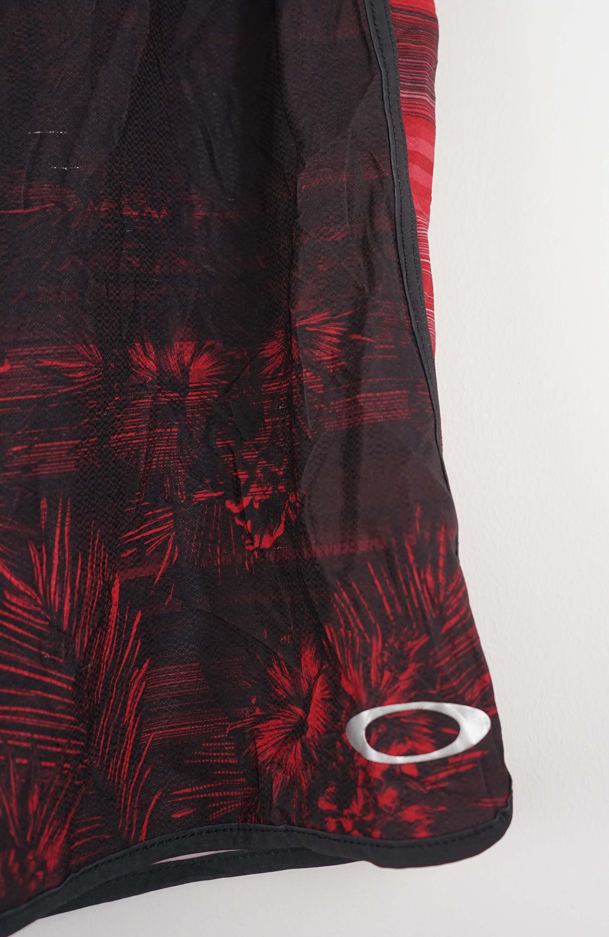 VINTAGE OAKLEY SURF BOARD SHORTS W35 - Image 2