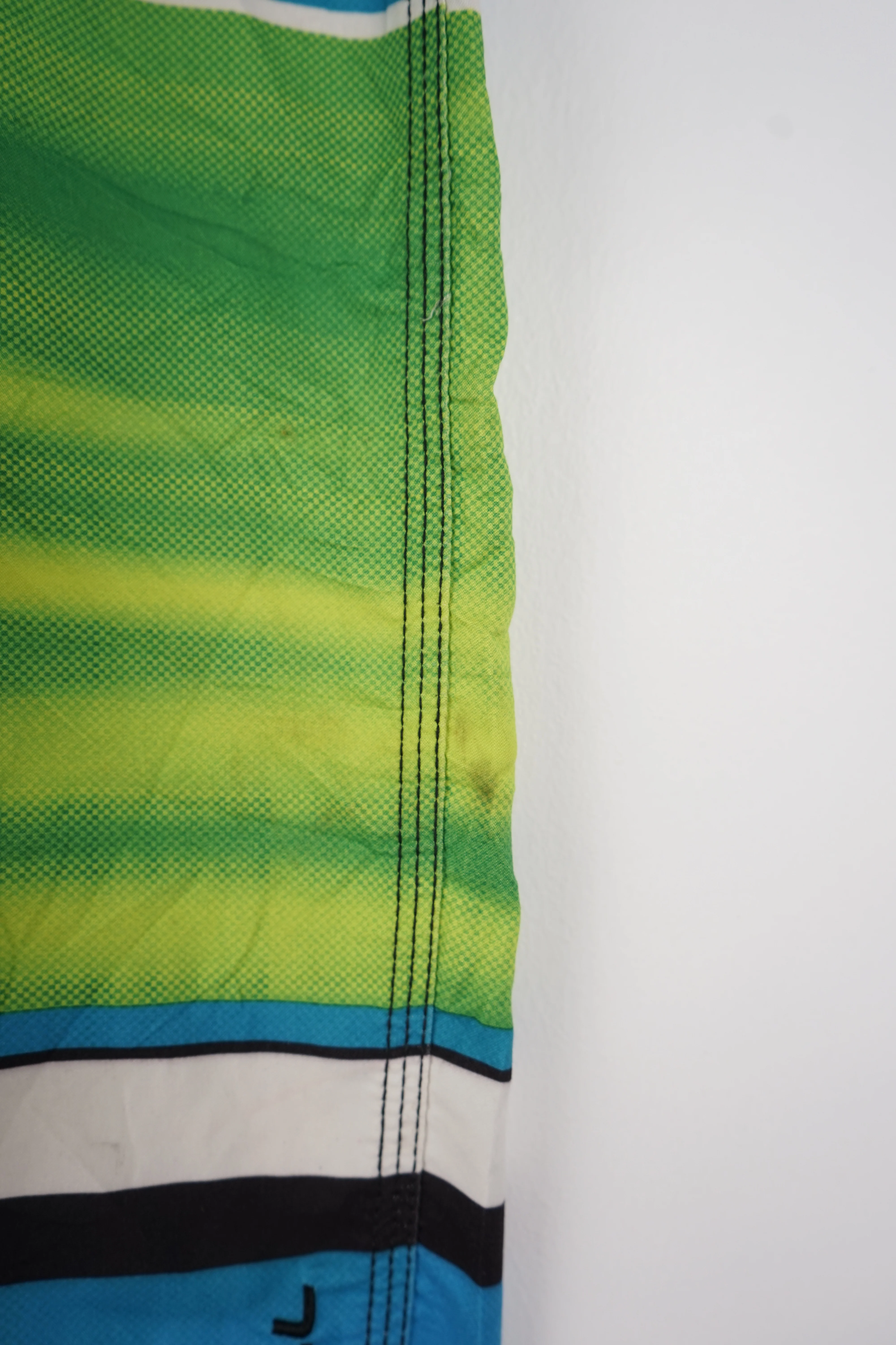 VINTAGE QUIKSILVER BOARD SHORTS W33 - Image 4