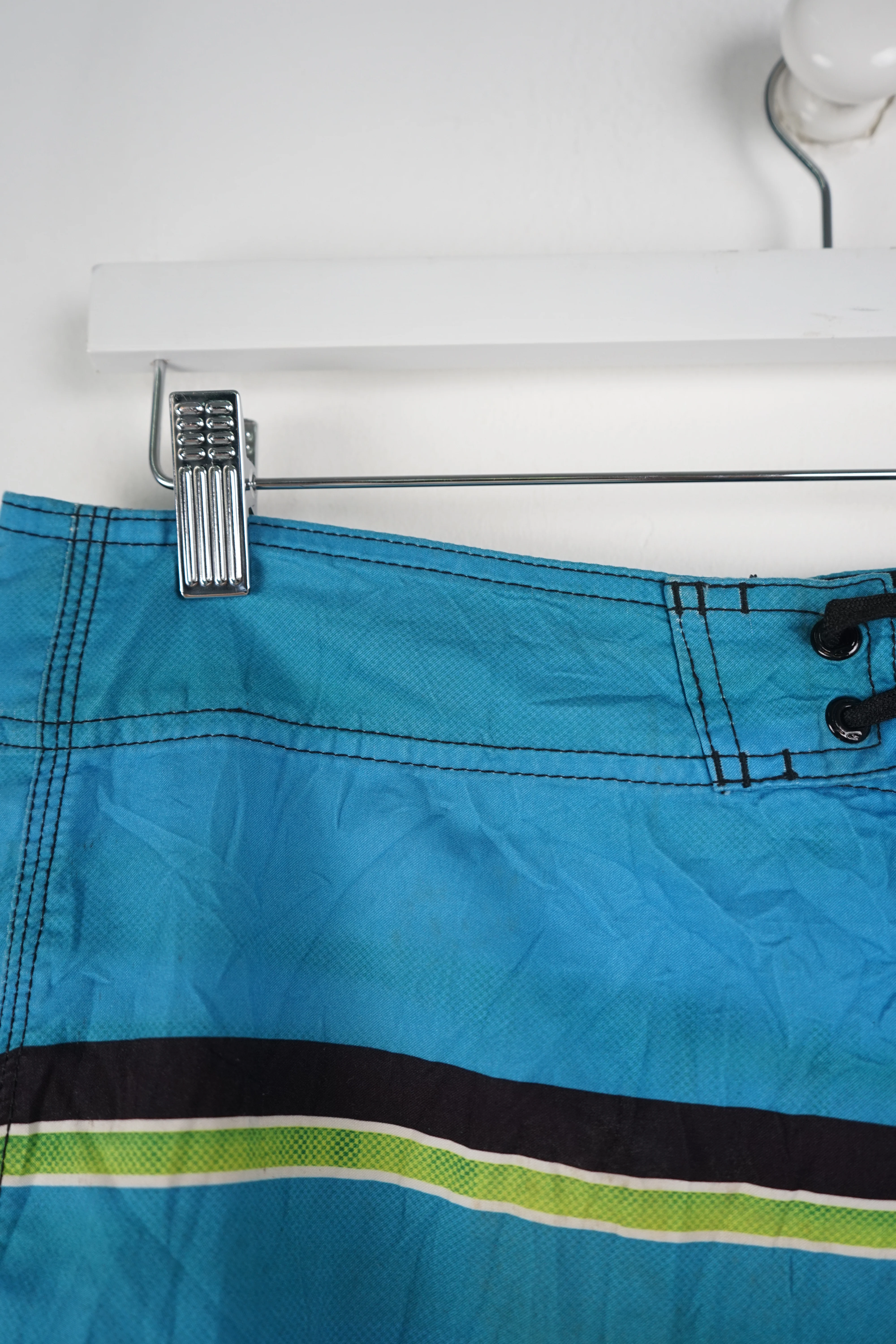 VINTAGE QUIKSILVER BOARD SHORTS W33 - Image 7