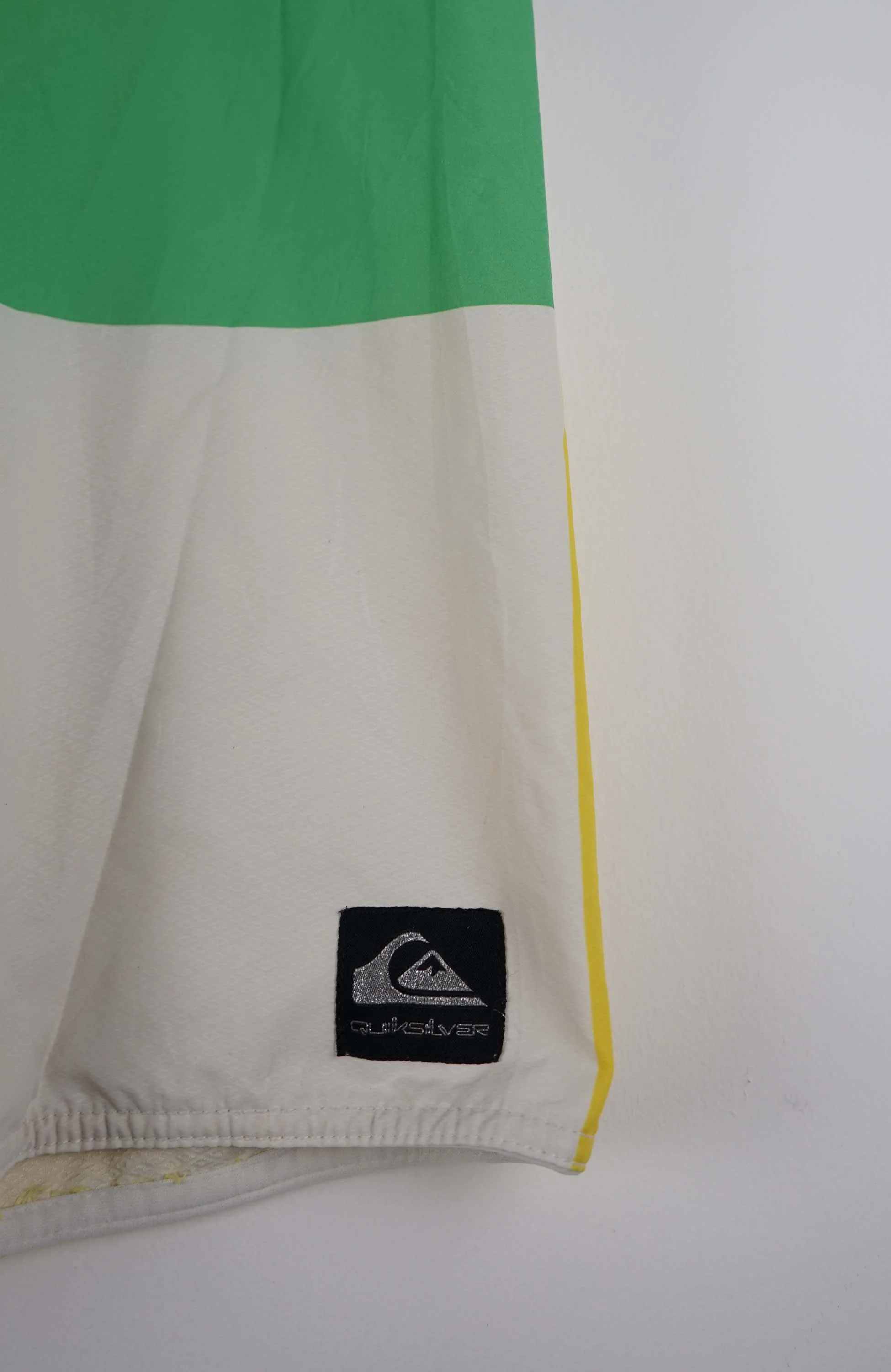 VINTAGE QUIKSILVER BOARD SHORTS W36 - Image 2