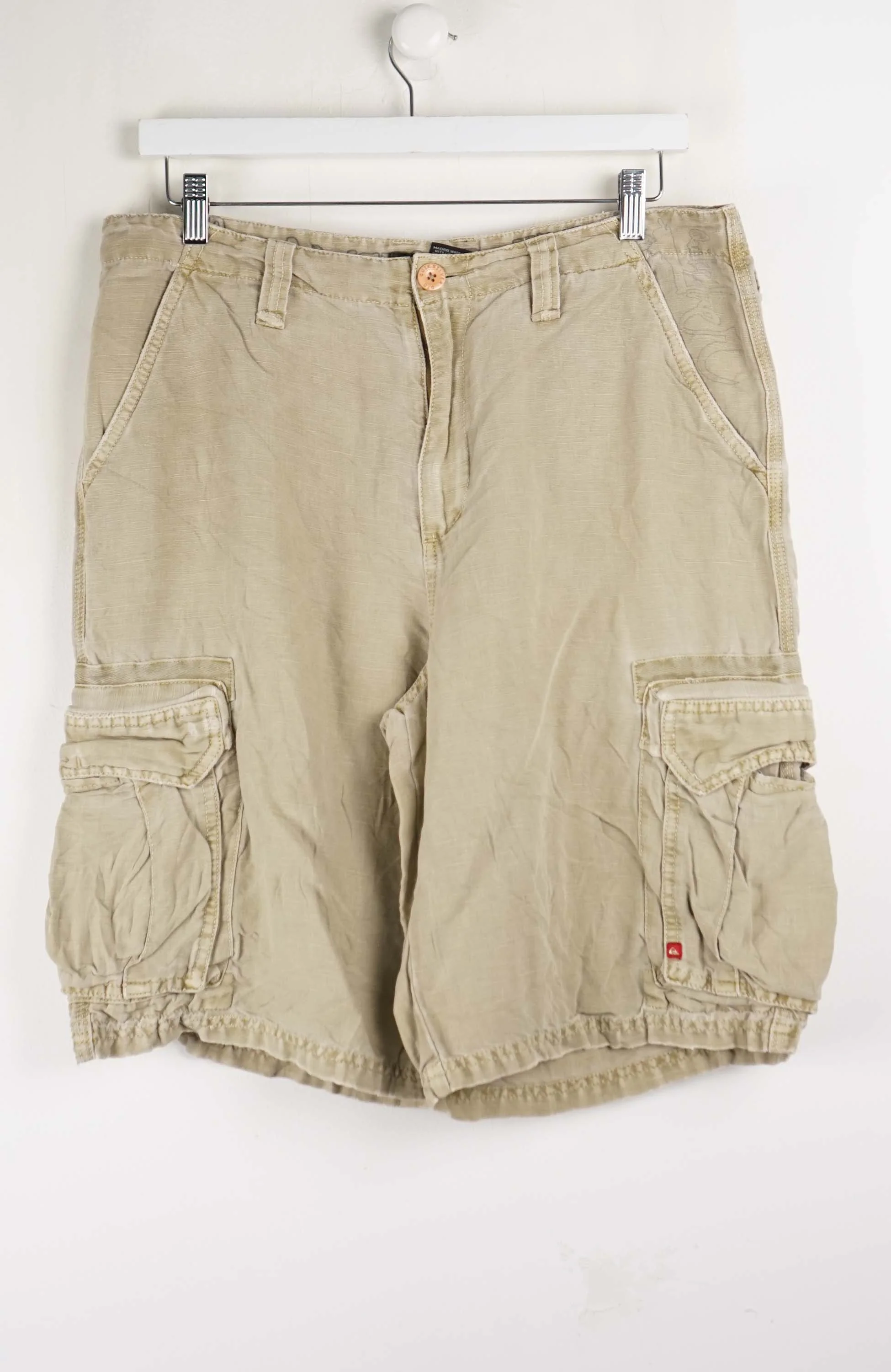 VINTAGE QUIKSILVER CARGO SHORTS W34