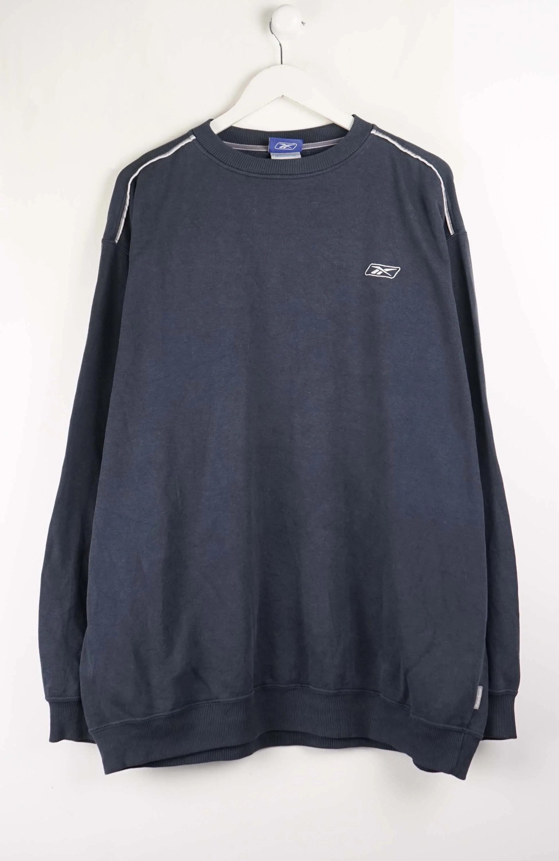 VINTAGE REEBOK SWEATER (XXL)