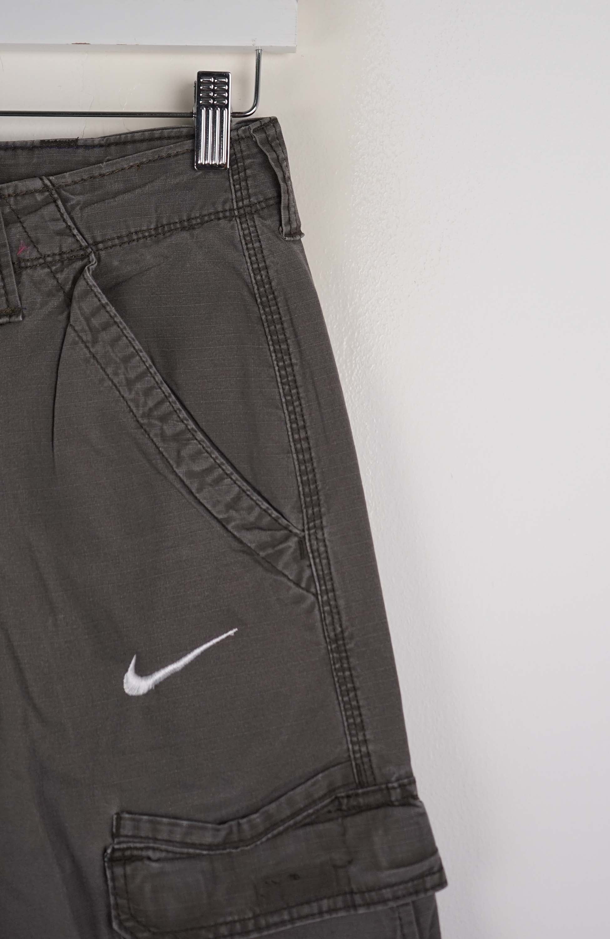 VINTAGE REWORK CARGO PANTS W28 - Image 2