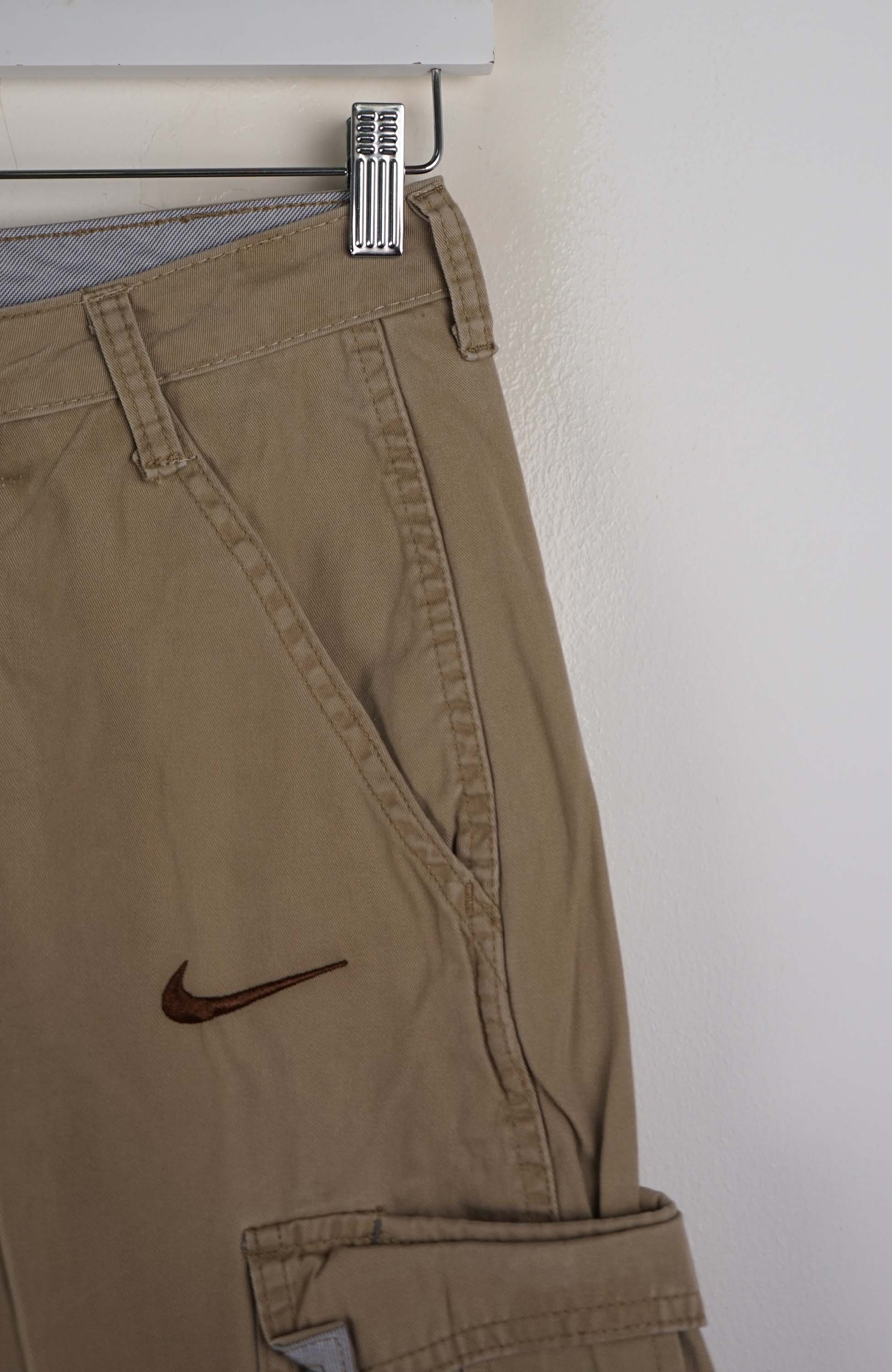 VINTAGE REWORK CARGO SHORTS W26 - Image 2