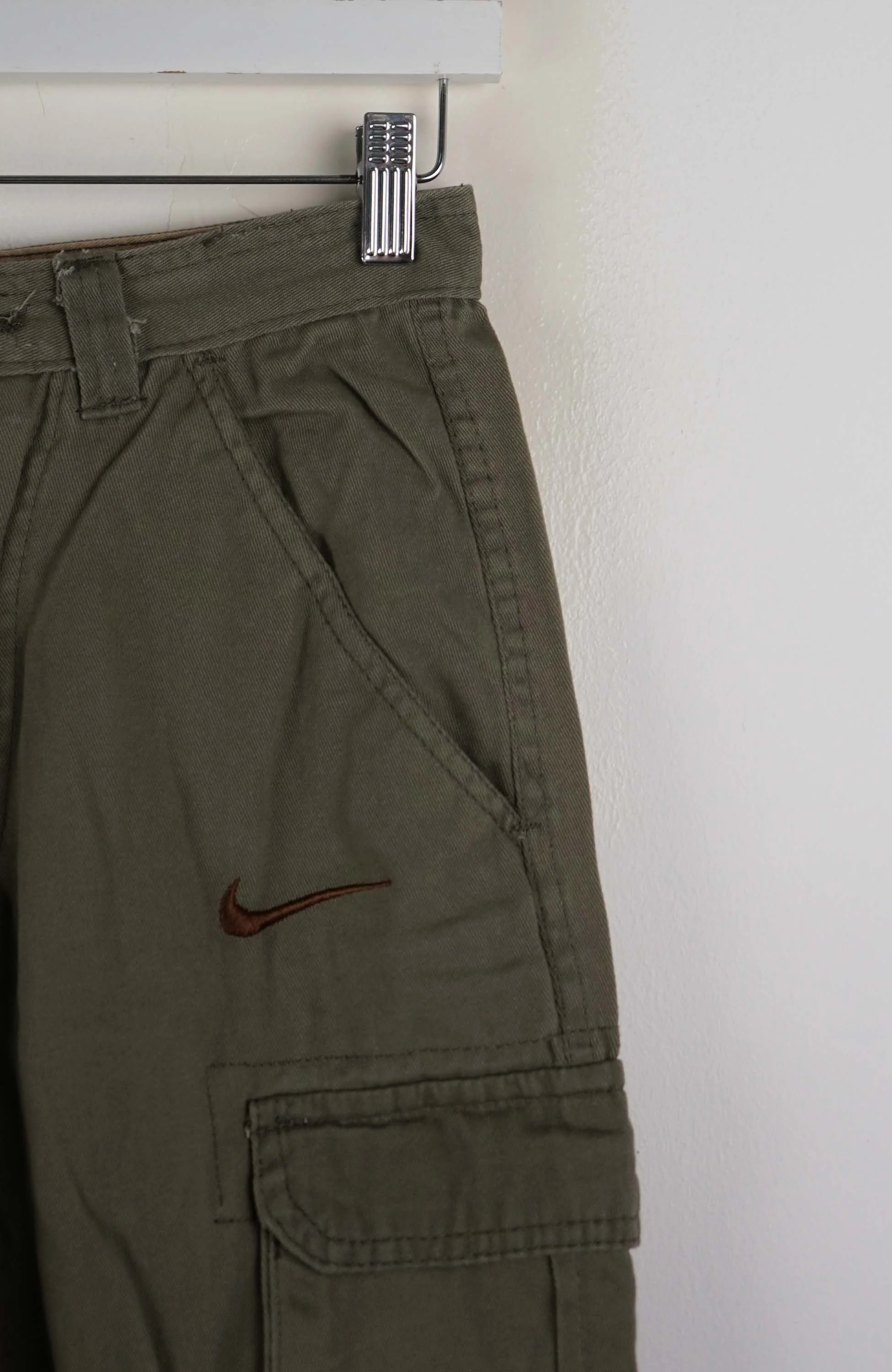 VINTAGE REWORK CARGO SHORTS W26 - Image 2