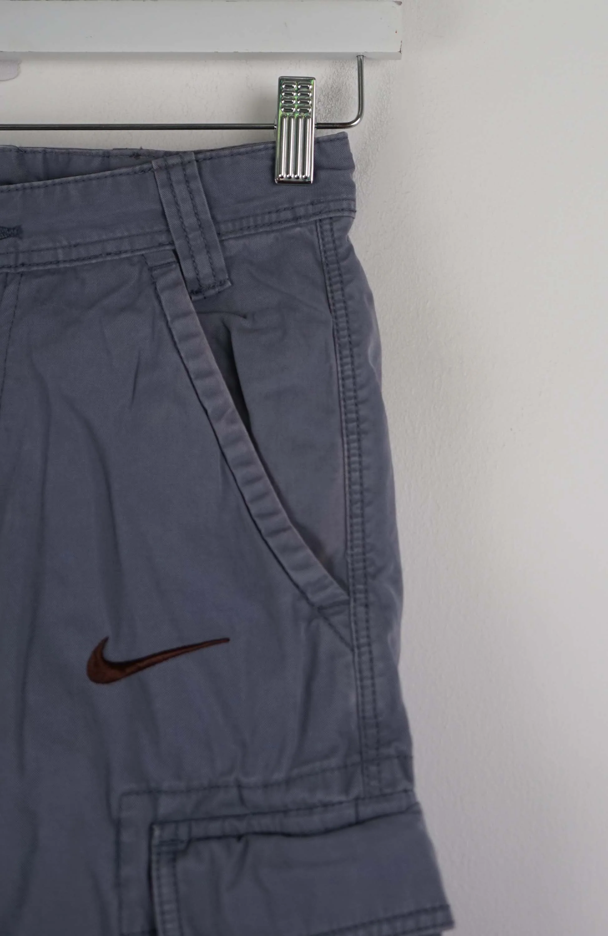 VINTAGE REWORK CARGO SHORTS W26 - Image 2