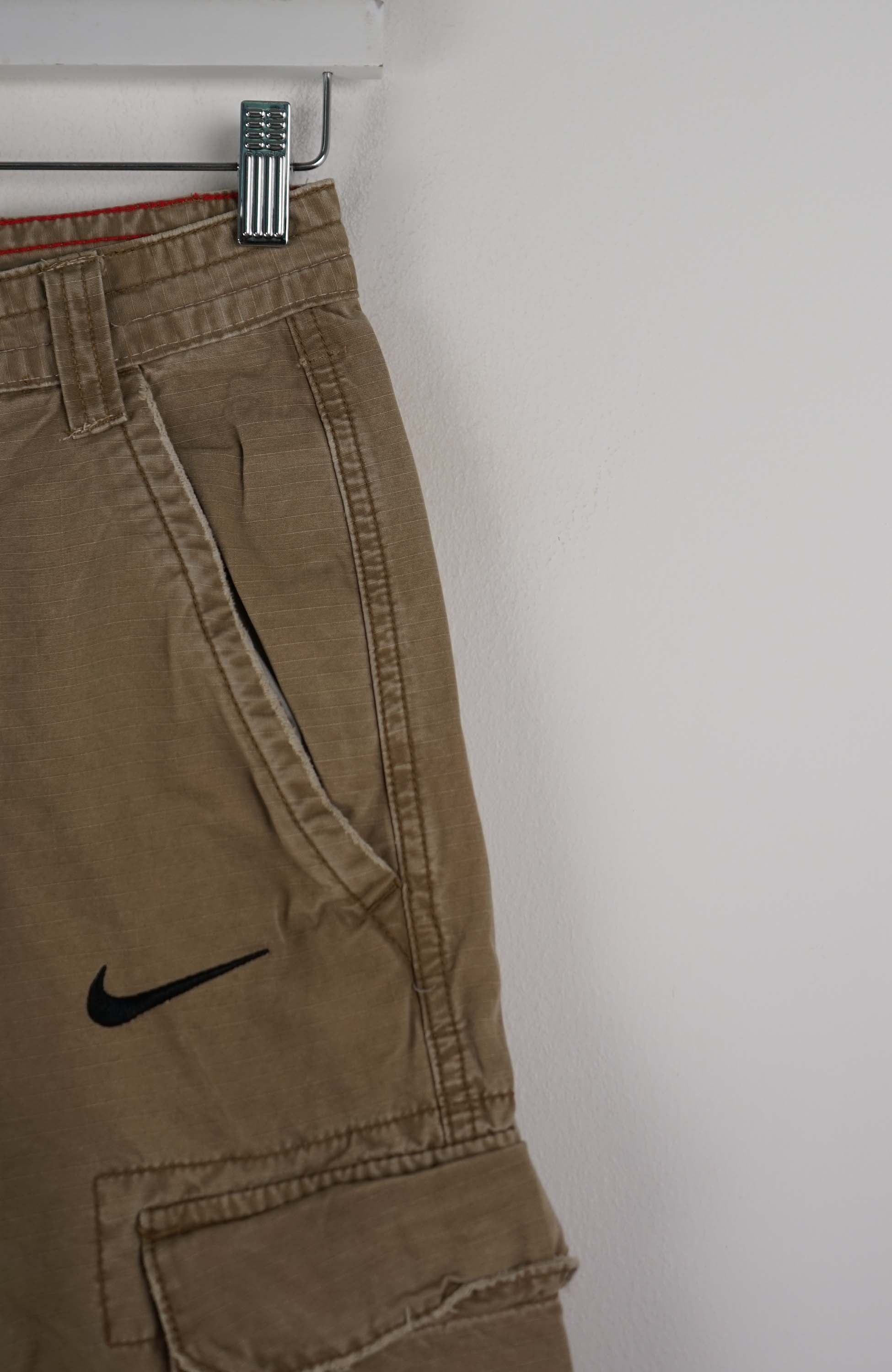 VINTAGE REWORK CARGO SHORTS W26 - Image 2