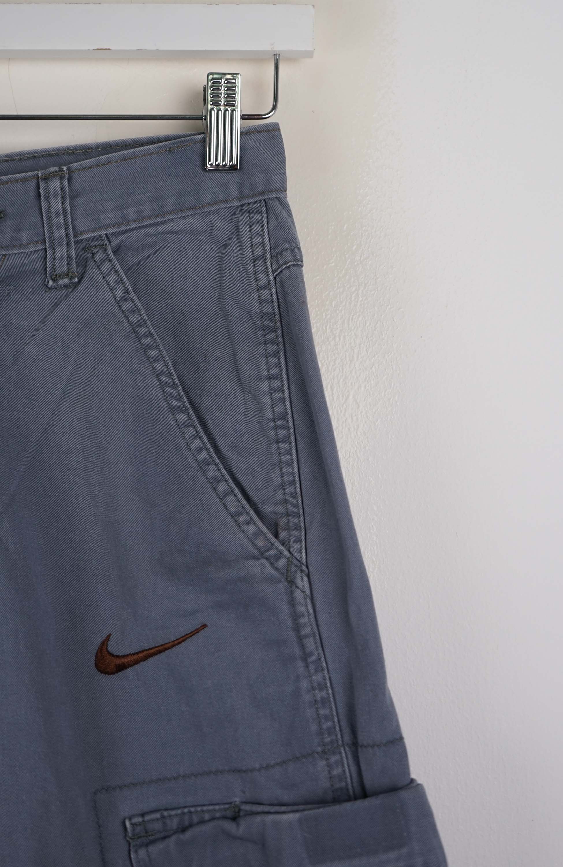 VINTAGE REWORK CARGO SHORTS W26 - Image 2